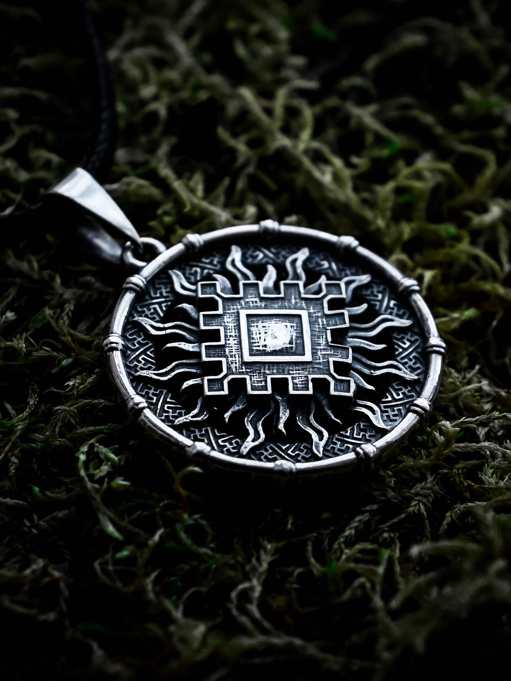 Thistle of Happiness (Repeynik) Amulet in Sun Disc, Sterling Silver 925 — Slavic, Viking & Norse Symbol Pendant