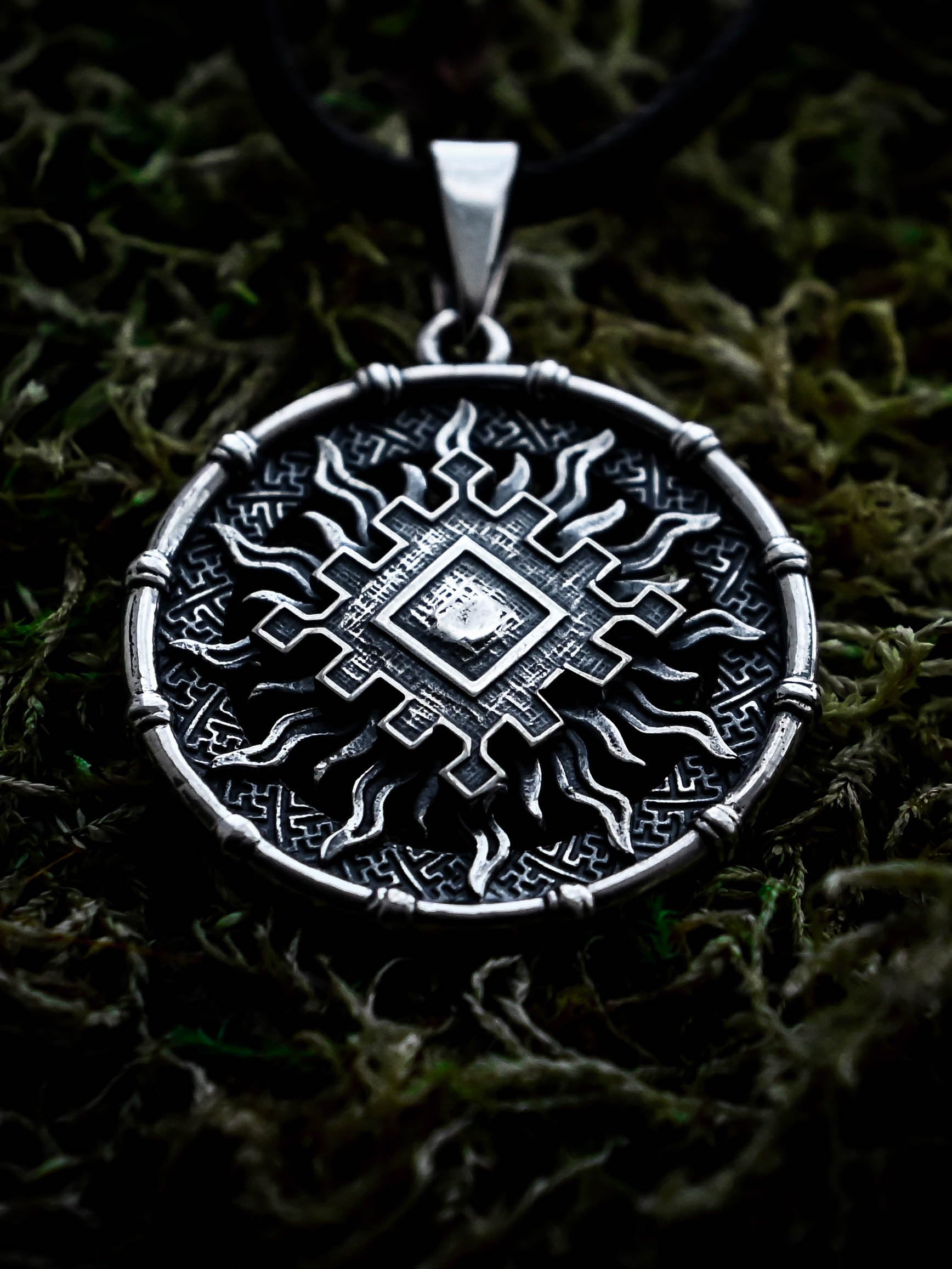 Thistle of Happiness (Repeynik) Amulet in Sun Disc, Sterling Silver 925 — Slavic, Viking & Norse Symbol Pendant