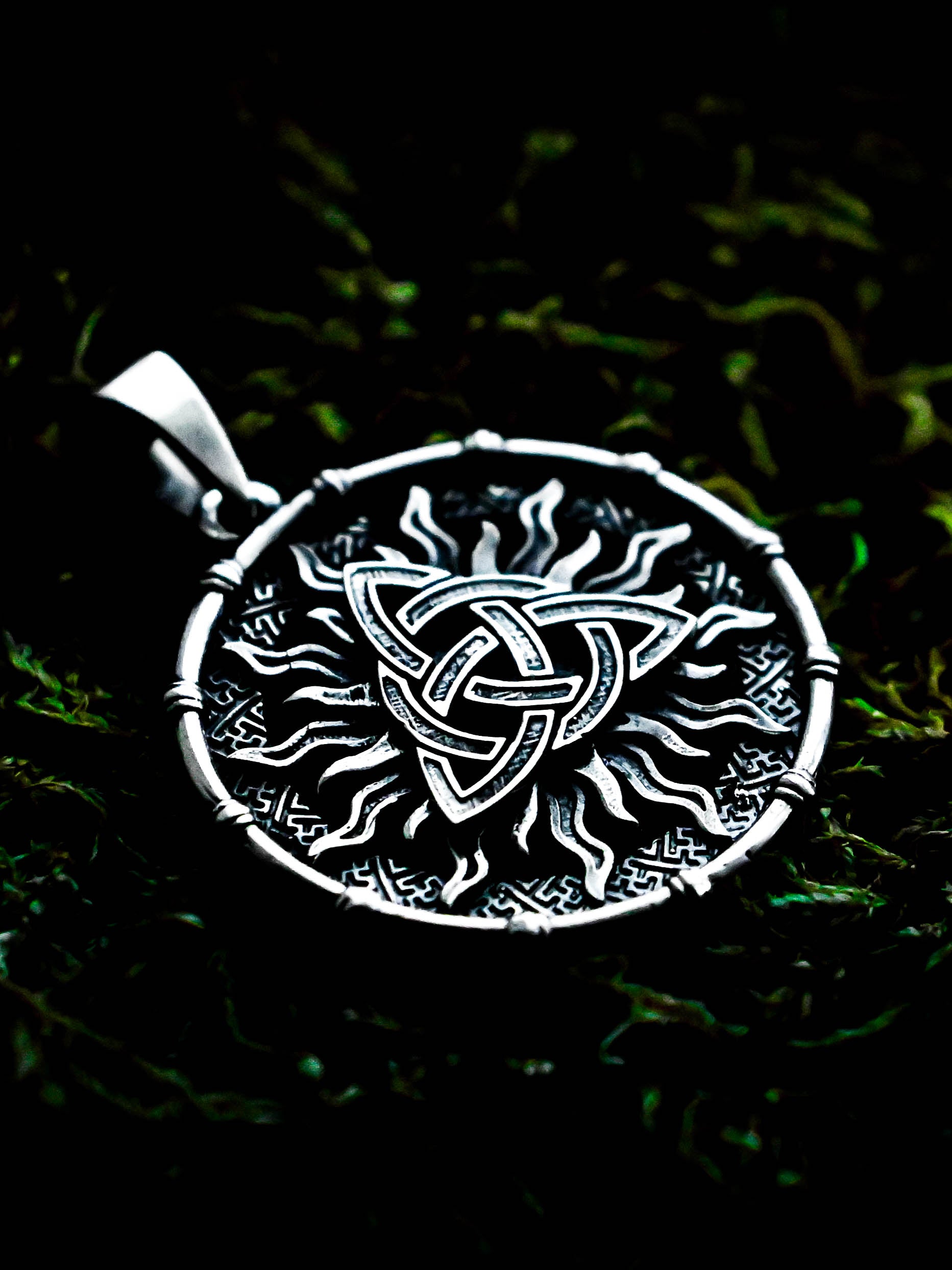 Celtic Knot Amulet in Sun Disc, Sterling Silver 925 — Celtic, Viking & Norse Symbol Pendant