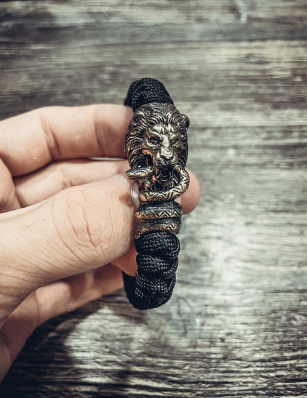 Lion, King of Beasts Bracelet, Paracord and Bronze