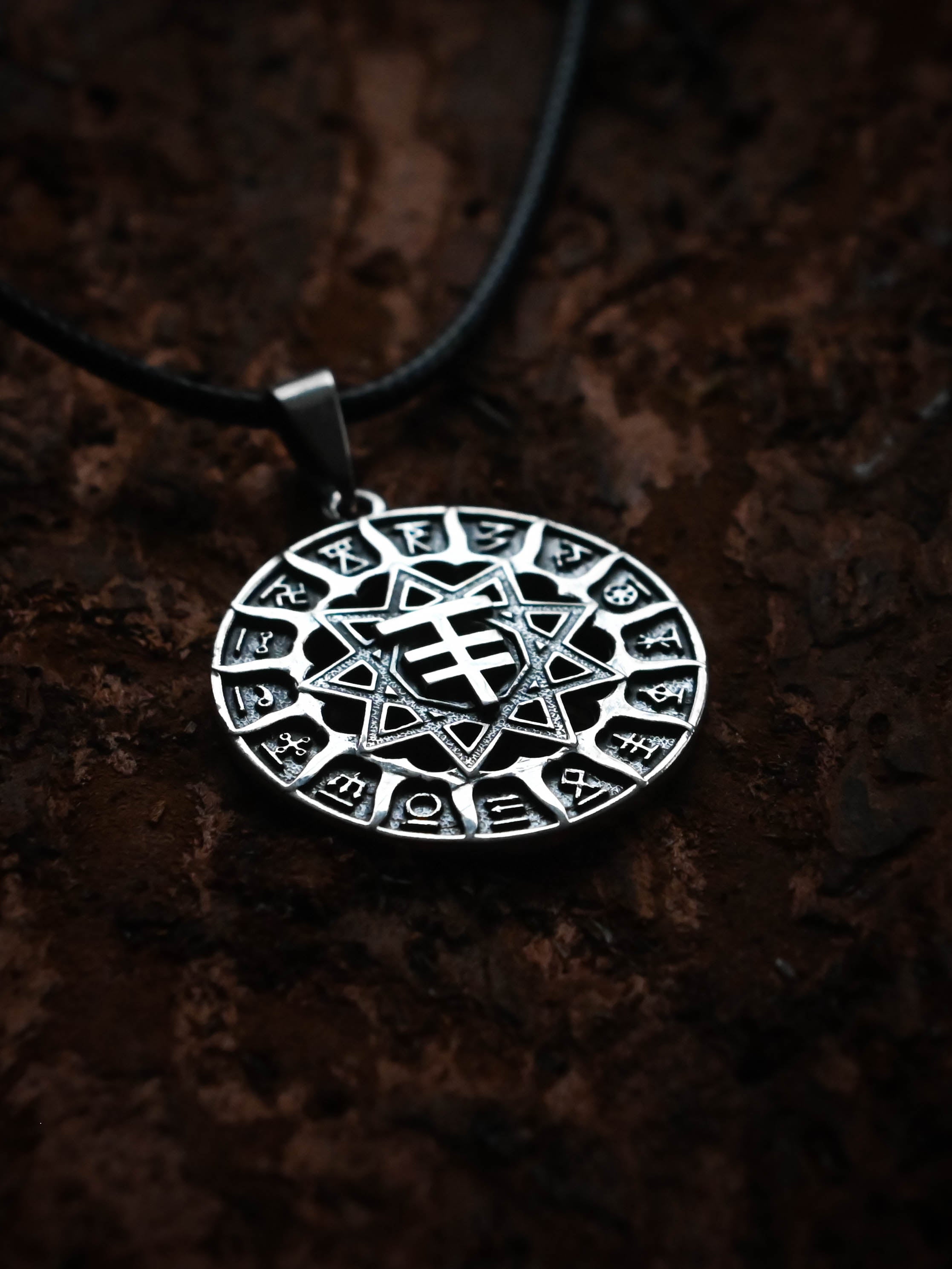 Slavic Chertog Lisa (Fox) Amulet, Sterling Silver 925 — Svarog Circle Zodiac Pendant
