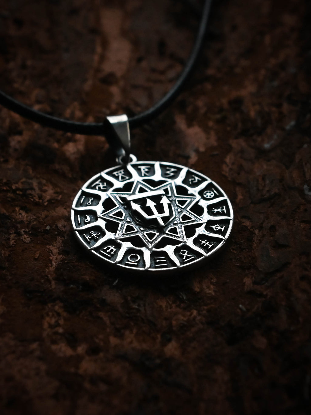 Slavic Chertog Voron (Raven) Amulet, Sterling Silver 925 — Svarog Circle Zodiac Pendant
