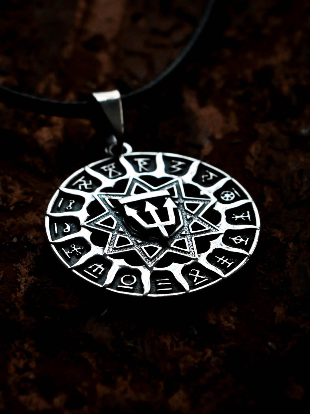 Slavic Chertog Voron (Raven) Amulet, Sterling Silver 925 — Svarog Circle Zodiac Pendant