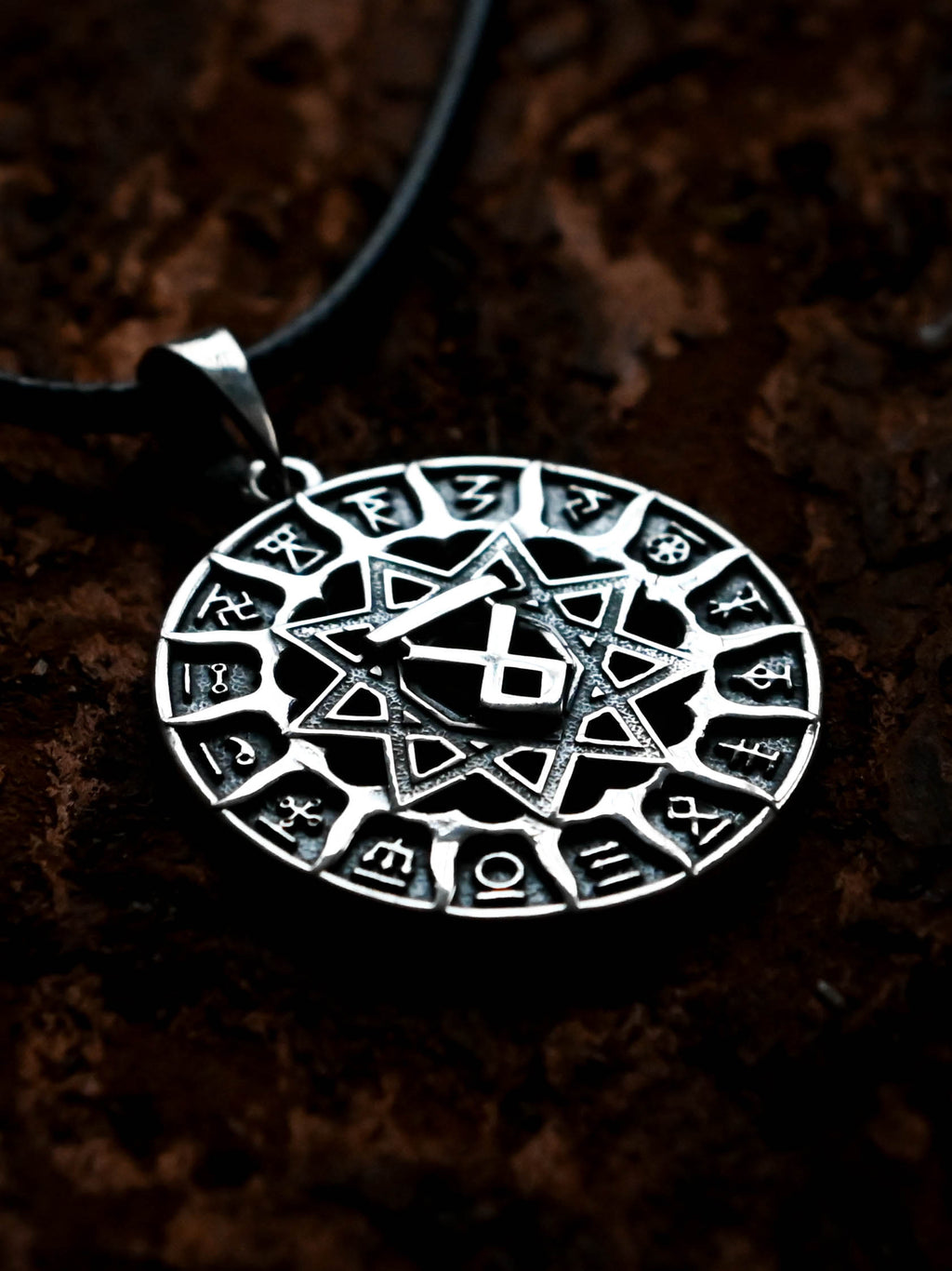 Slavic Chertog Volk (Wolf) Amulet, Sterling Silver 925 — Svarog Circle Zodiac Pendant