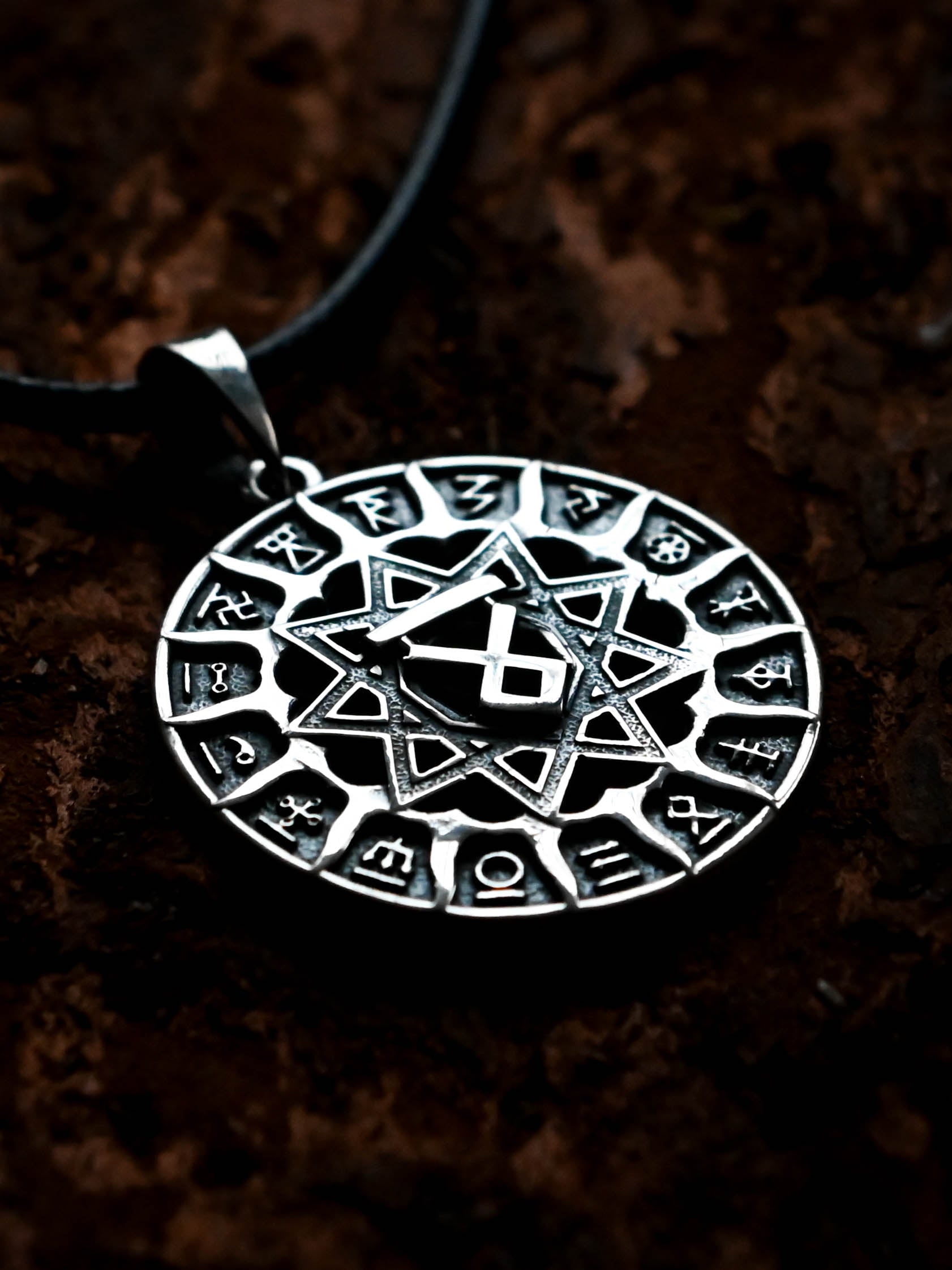 Slavic Chertog Volk (Wolf) Amulet, Sterling Silver 925 — Svarog Circle Zodiac Pendant