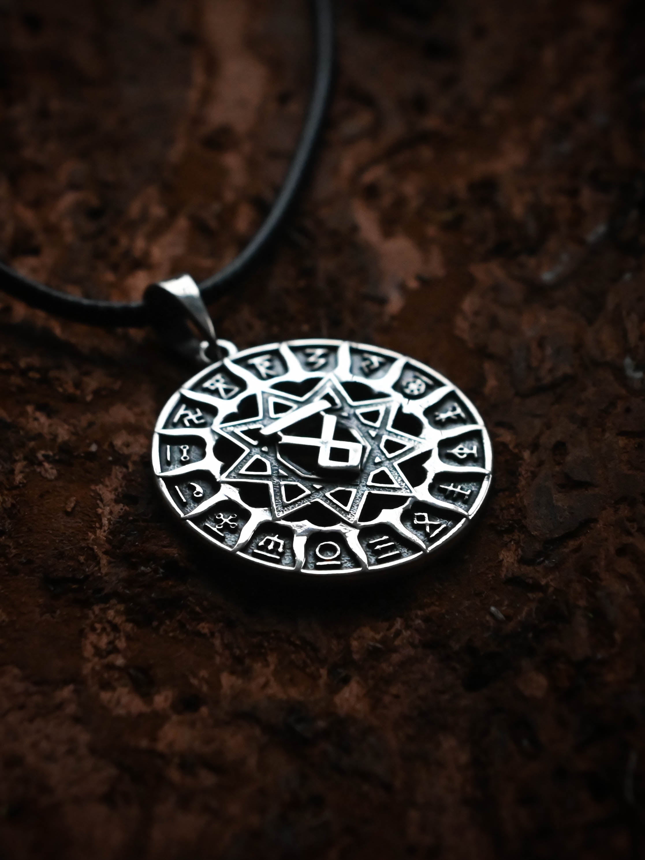 Slavic Chertog Volk (Wolf) Amulet, Sterling Silver 925 — Svarog Circle Zodiac Pendant