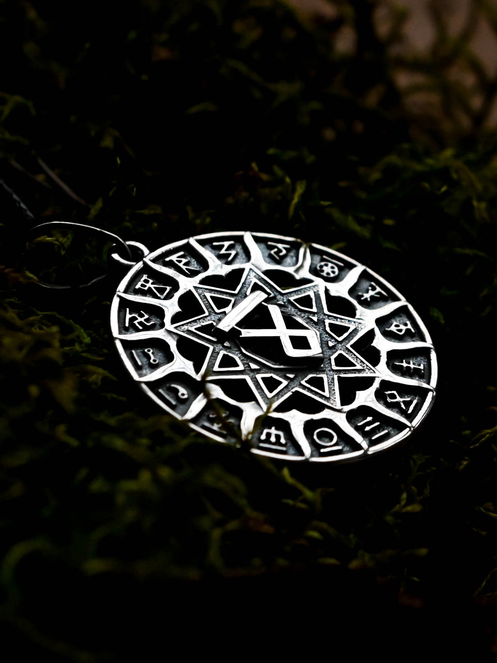 Slavic Chertog Volk (Wolf) Amulet, Sterling Silver 925 — Svarog Circle Zodiac Pendant