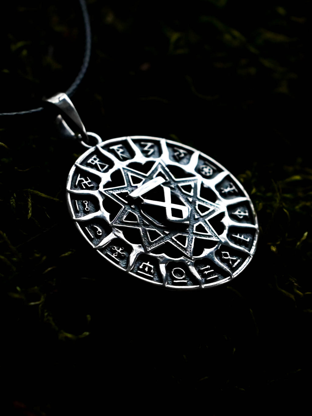 Slavic Chertog Volk (Wolf) Amulet, Sterling Silver 925 — Svarog Circle Zodiac Pendant