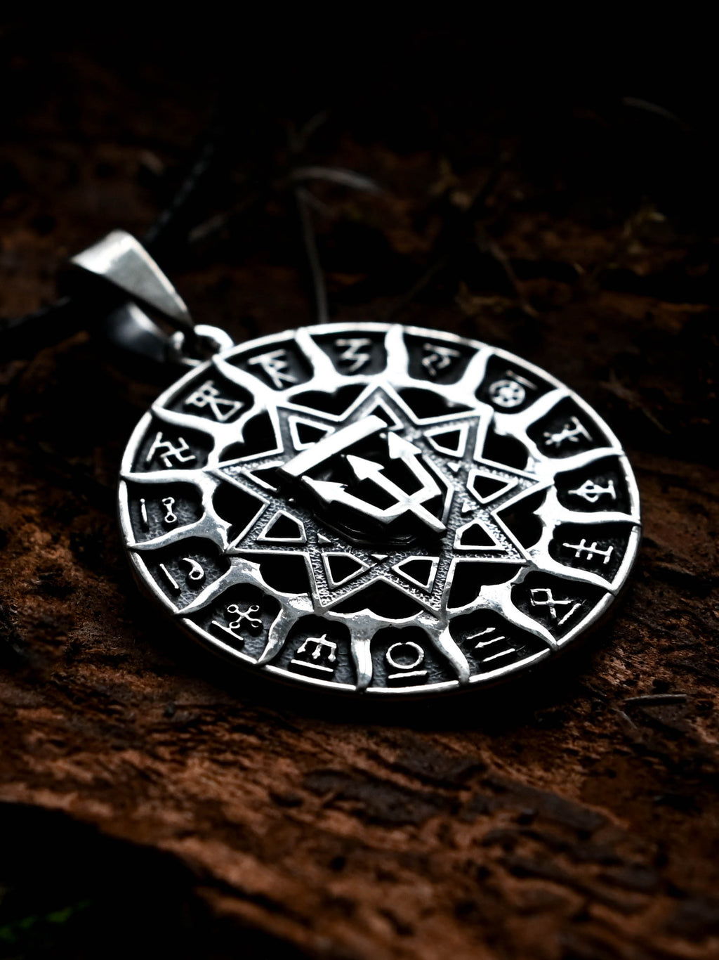 Slavic Chertog Voron (Raven) Amulet, Sterling Silver 925 — Svarog Circle Zodiac Pendant
