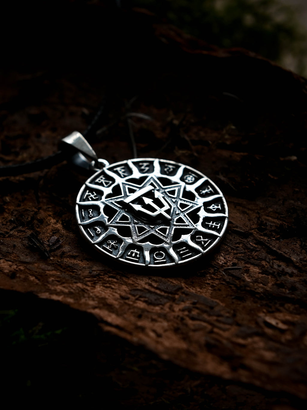 Slavic Chertog Voron (Raven) Amulet, Sterling Silver 925 — Svarog Circle Zodiac Pendant