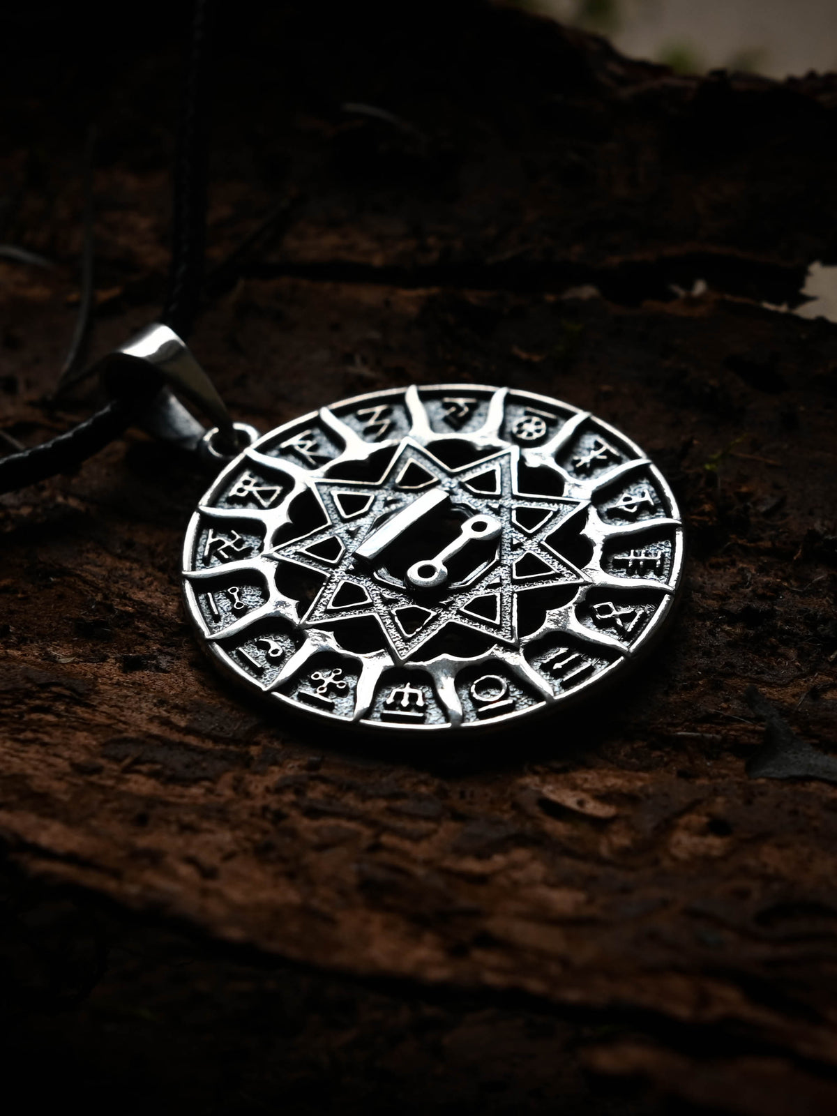 Slavic Chertog Shchuka (Pike) Amulet, Sterling Silver 925 — Svarog Circle Zodiac Pendant