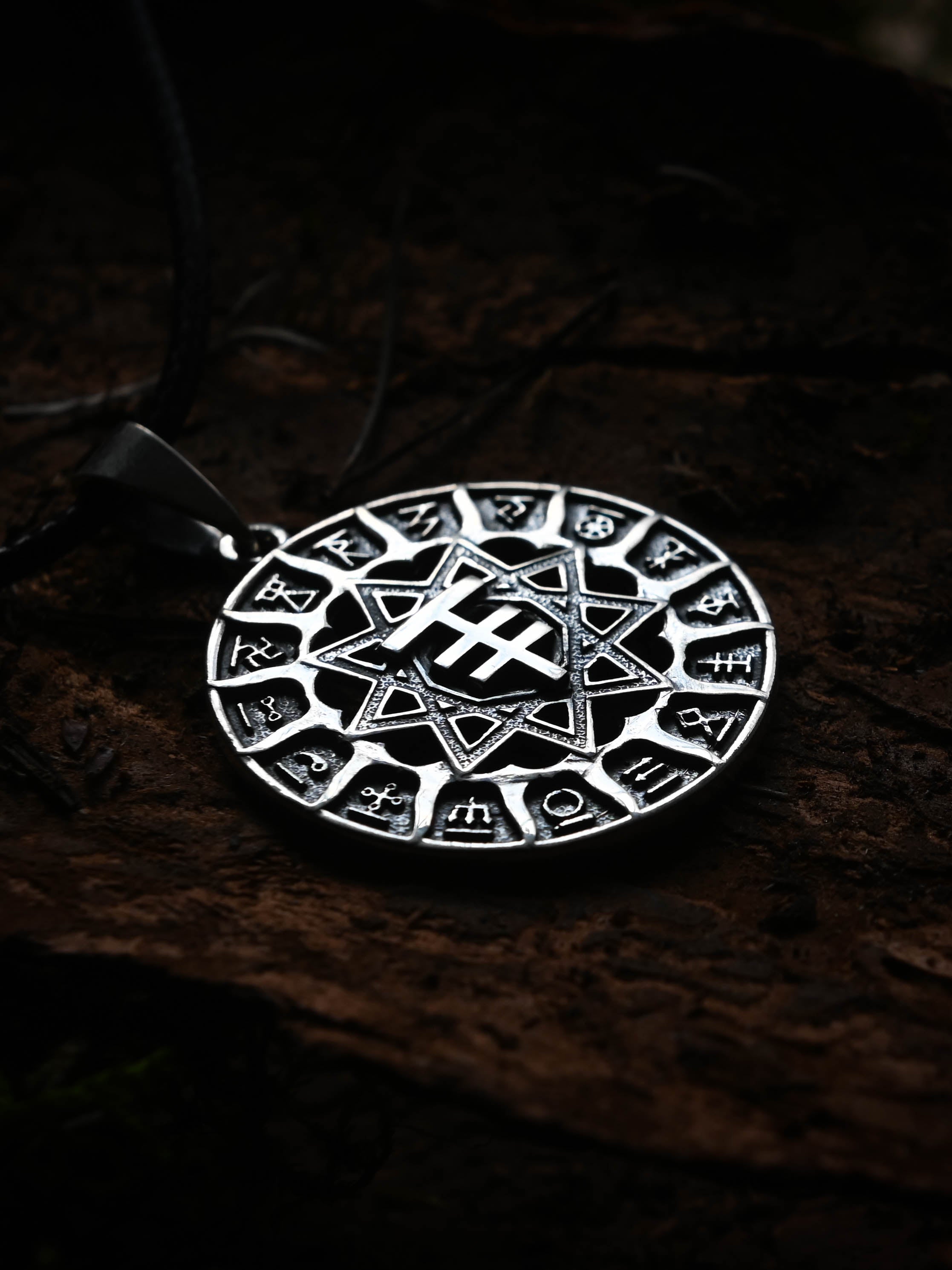 Slavic Chertog Lisa (Fox) Amulet, Sterling Silver 925 — Svarog Circle Zodiac Pendant