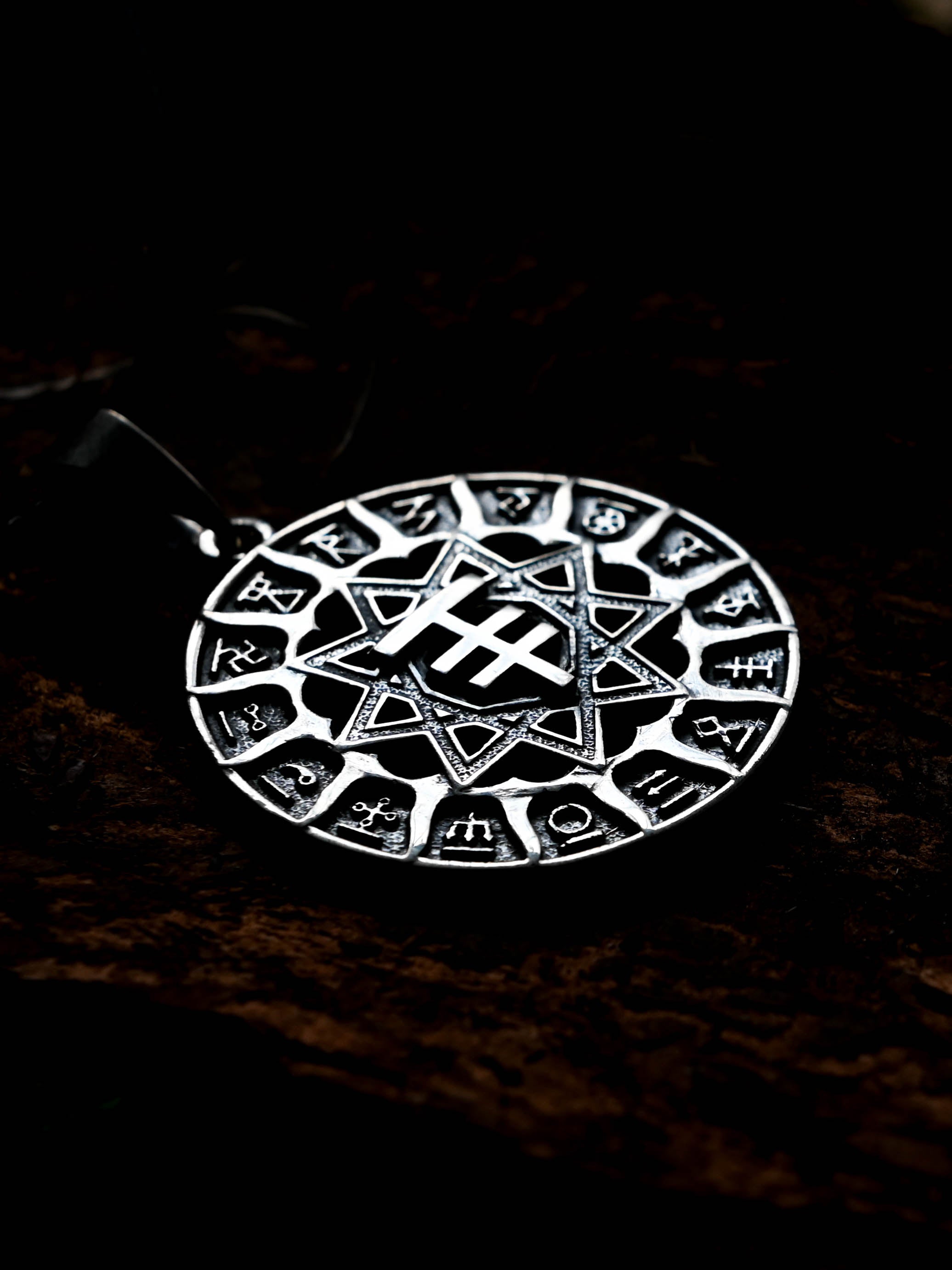 Slavic Chertog Lisa (Fox) Amulet, Sterling Silver 925 — Svarog Circle Zodiac Pendant