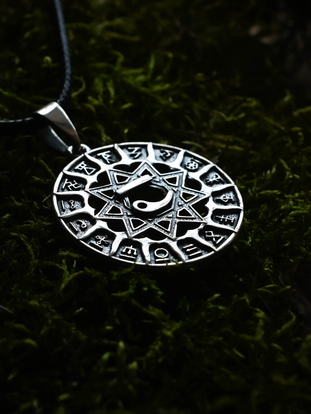 Slavic Chertog Lebed (Swan) Amulet, Sterling Silver 925 — Svarog Circle Zodiac Pendant