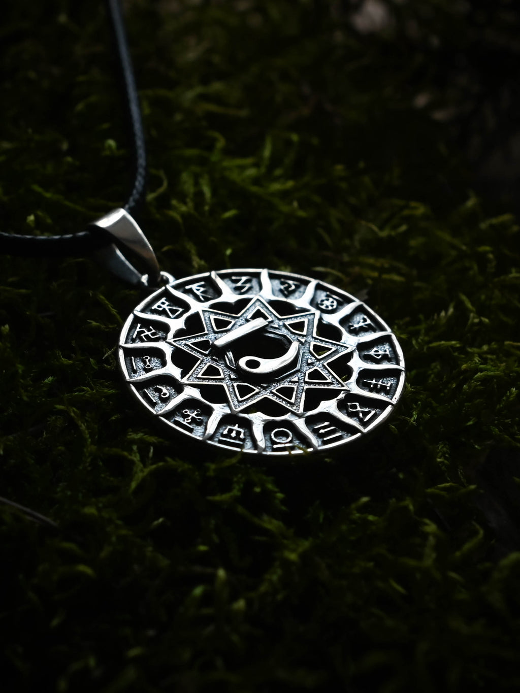 Slavic Chertog Lebed (Swan) Amulet, Sterling Silver 925 — Svarog Circle Zodiac Pendant