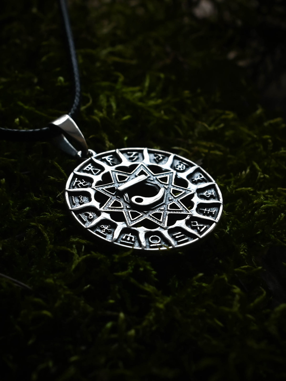 Slavic Chertog Lebed (Swan) Amulet, Sterling Silver 925 — Svarog Circle Zodiac Pendant
