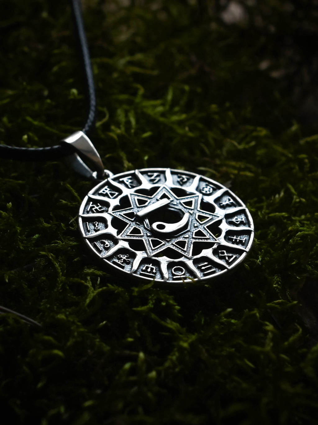 Slavic Chertog Lebed (Swan) Amulet, Sterling Silver 925 — Svarog Circle Zodiac Pendant