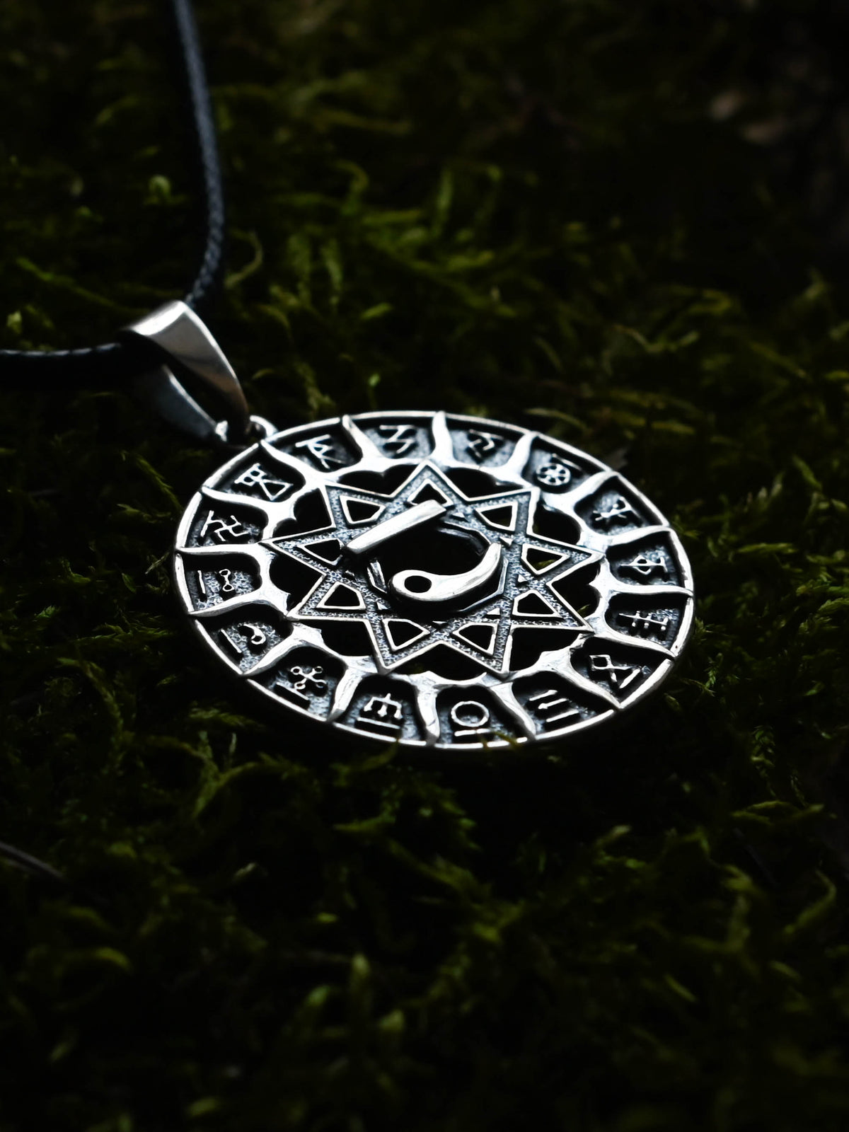 Slavic Chertog Lebed (Swan) Amulet, Sterling Silver 925 — Svarog Circle Zodiac Pendant