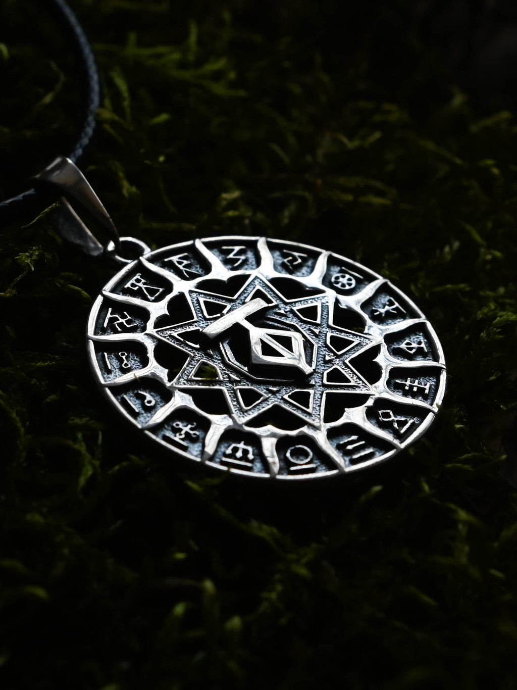 Slavic Chertog Tur (Aurochs) Amulet, Sterling Silver 925 — Svarog Circle Zodiac Pendant