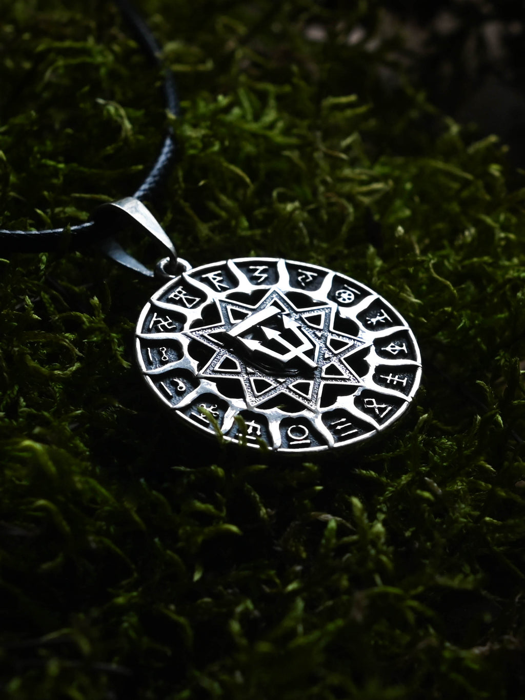 Slavic Chertog Voron (Raven) Amulet, Sterling Silver 925 — Svarog Circle Zodiac Pendant