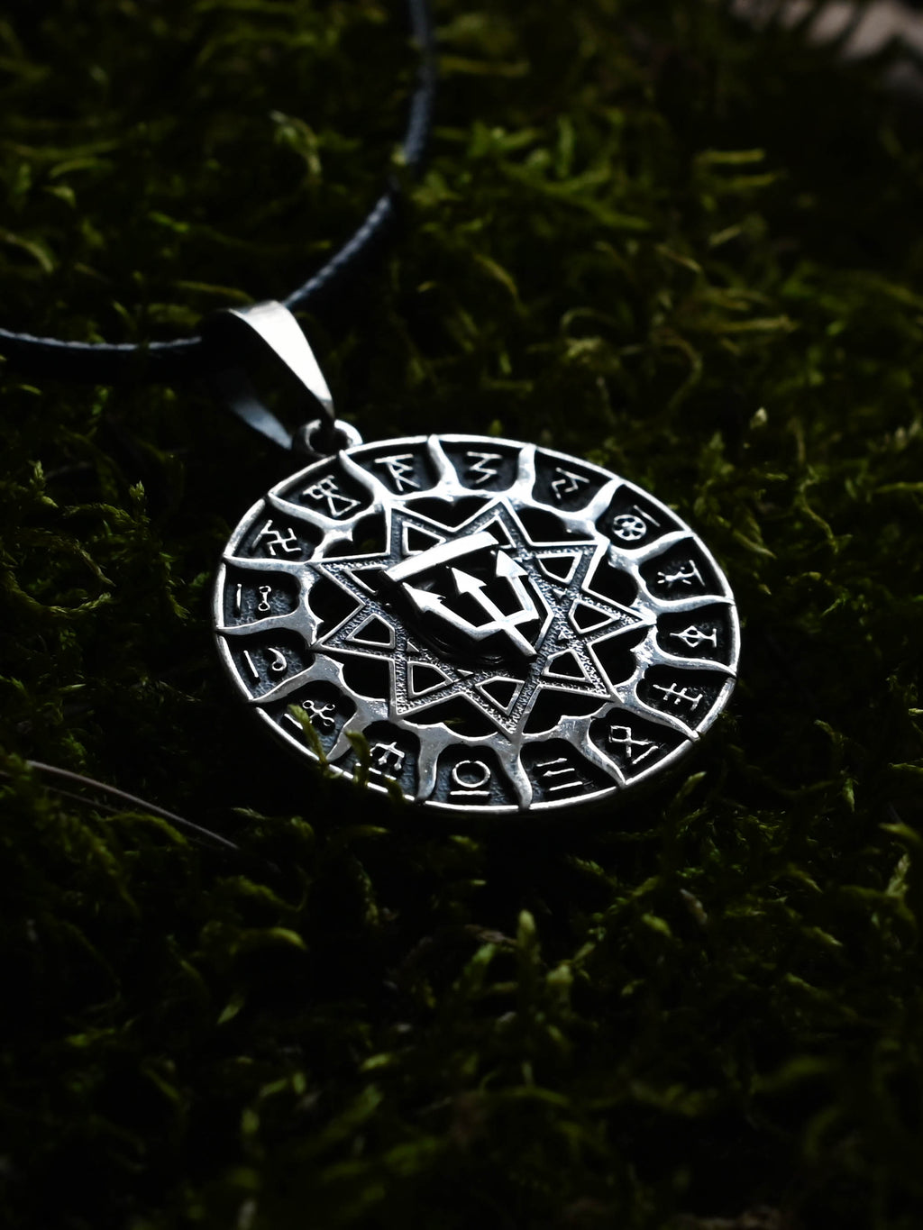 Slavic Chertog Voron (Raven) Amulet, Sterling Silver 925 — Svarog Circle Zodiac Pendant