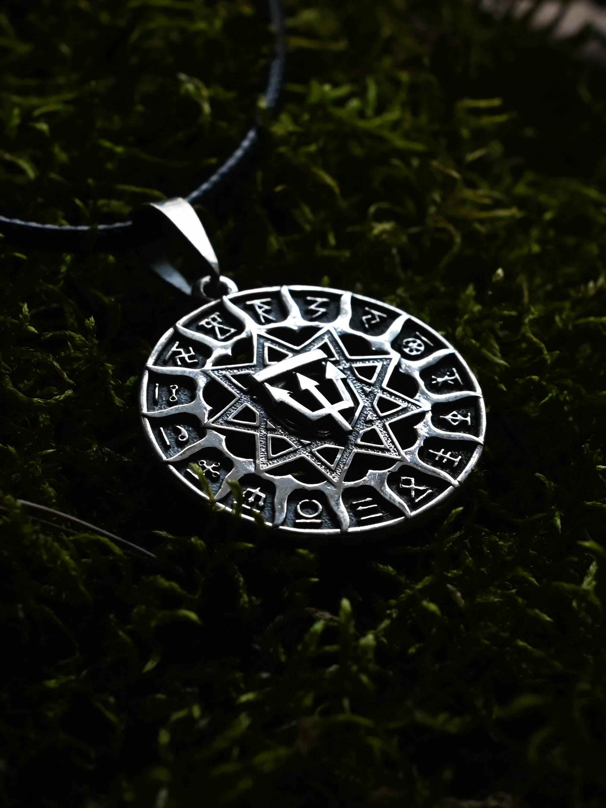 Slavic Chertog Voron (Raven) Amulet, Sterling Silver 925 — Svarog Circle Zodiac Pendant