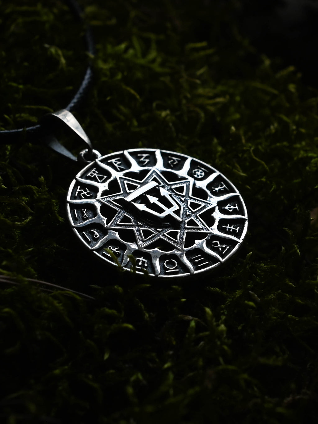 Slavic Chertog Voron (Raven) Amulet, Sterling Silver 925 — Svarog Circle Zodiac Pendant