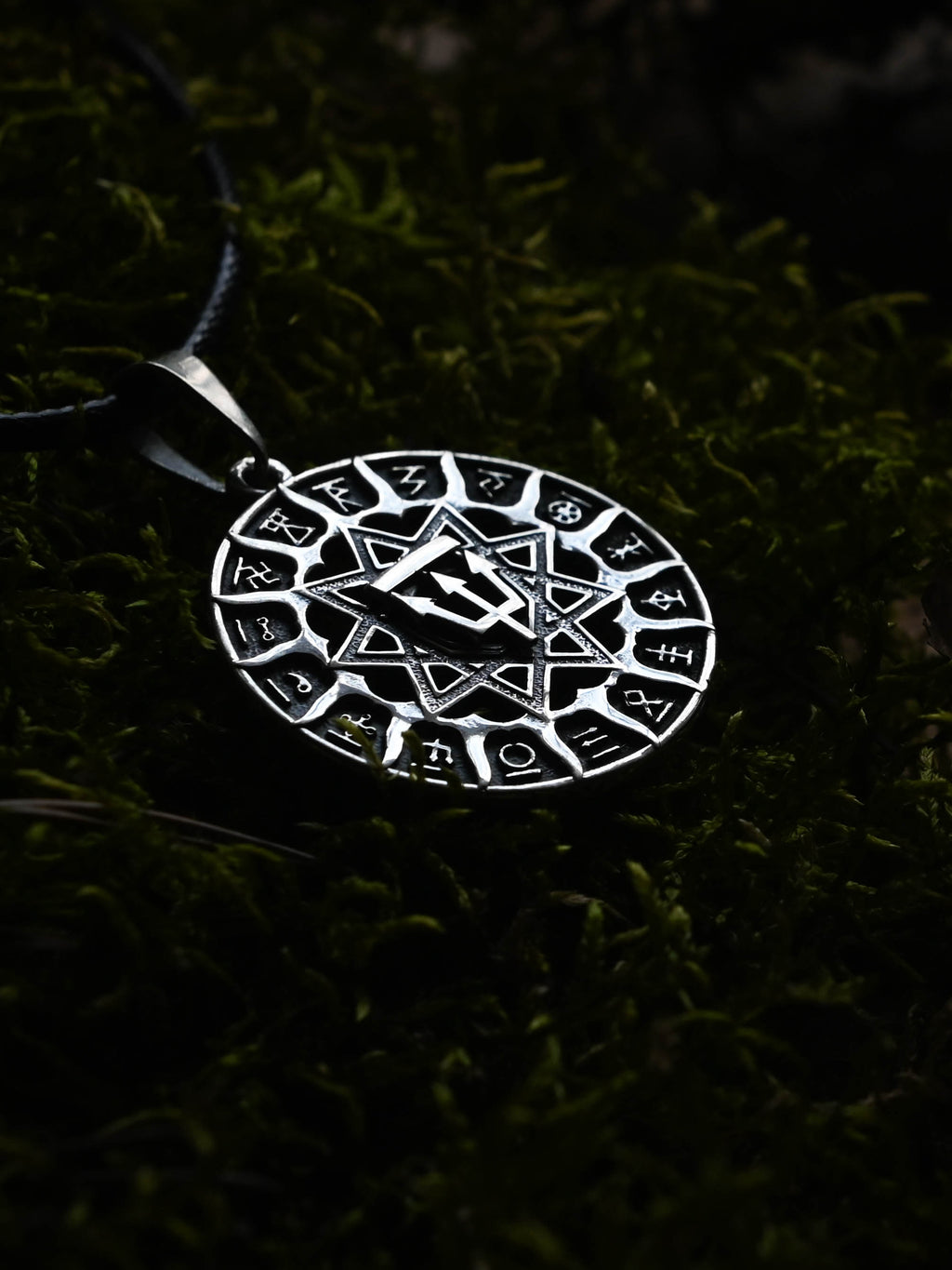 Slavic Chertog Voron (Raven) Amulet, Sterling Silver 925 — Svarog Circle Zodiac Pendant
