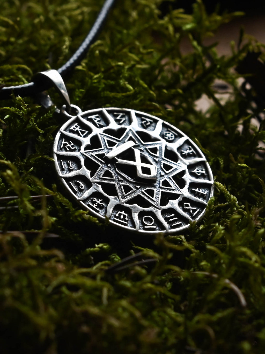 Slavic Chertog Volk (Wolf) Amulet, Sterling Silver 925 — Svarog Circle Zodiac Pendant