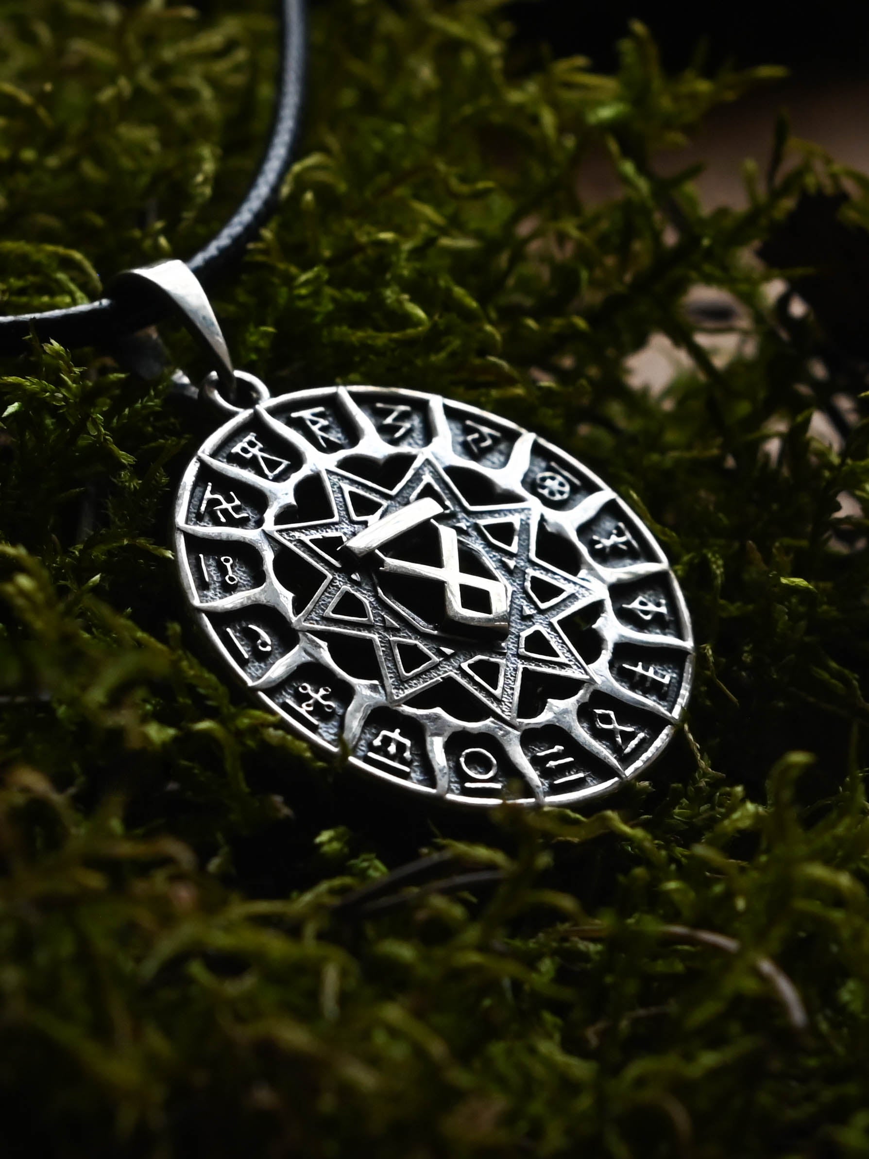 Slavic Chertog Volk (Wolf) Amulet, Sterling Silver 925 — Svarog Circle Zodiac Pendant