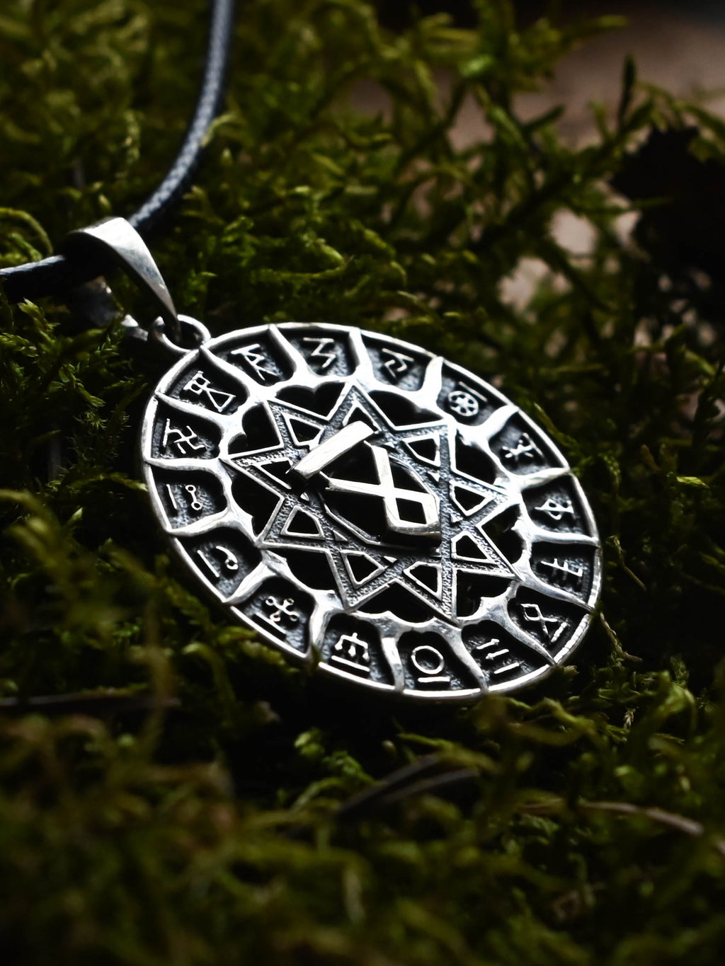 Slavic Chertog Volk (Wolf) Amulet, Sterling Silver 925 — Svarog Circle Zodiac Pendant