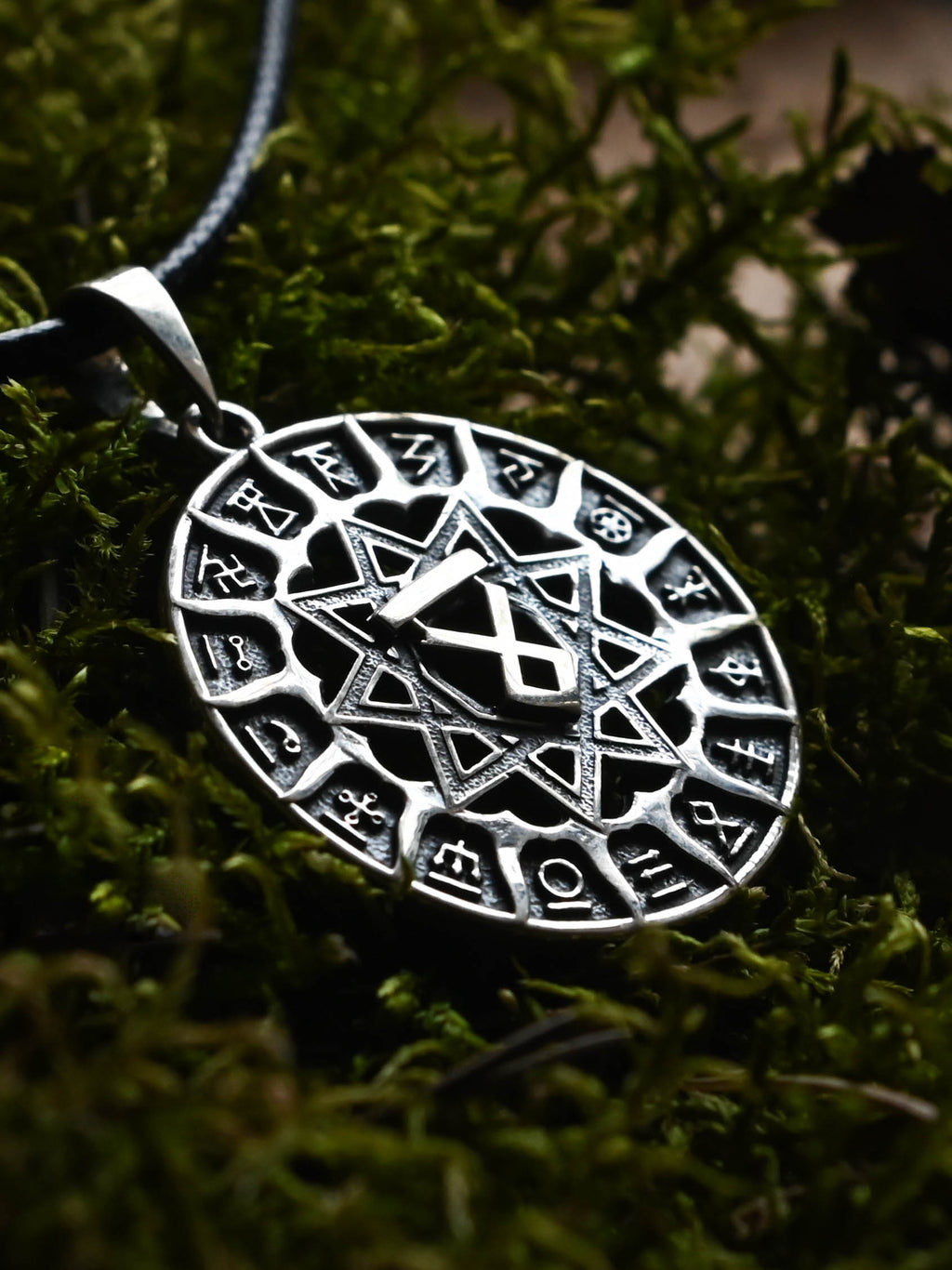 Slavic Chertog Volk (Wolf) Amulet, Sterling Silver 925 — Svarog Circle Zodiac Pendant