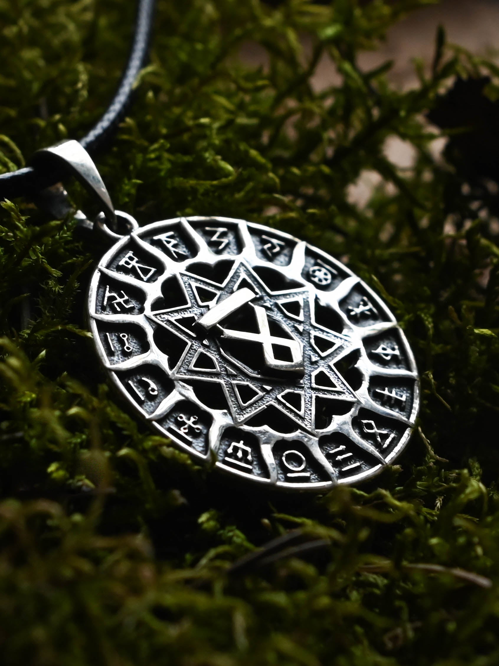 Slavic Chertog Volk (Wolf) Amulet, Sterling Silver 925 — Svarog Circle Zodiac Pendant
