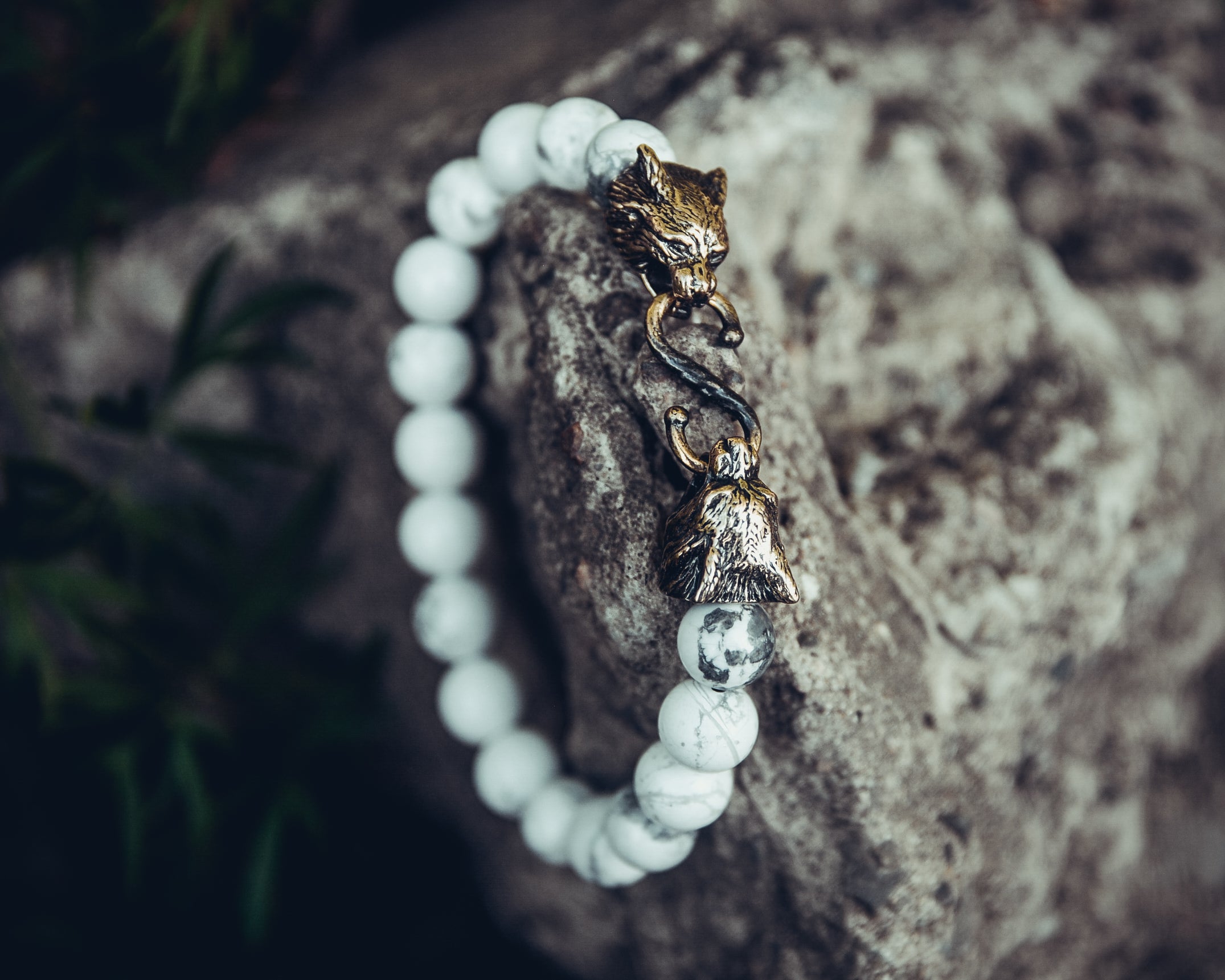 Howlite Bracelet with Lynxes Clasp