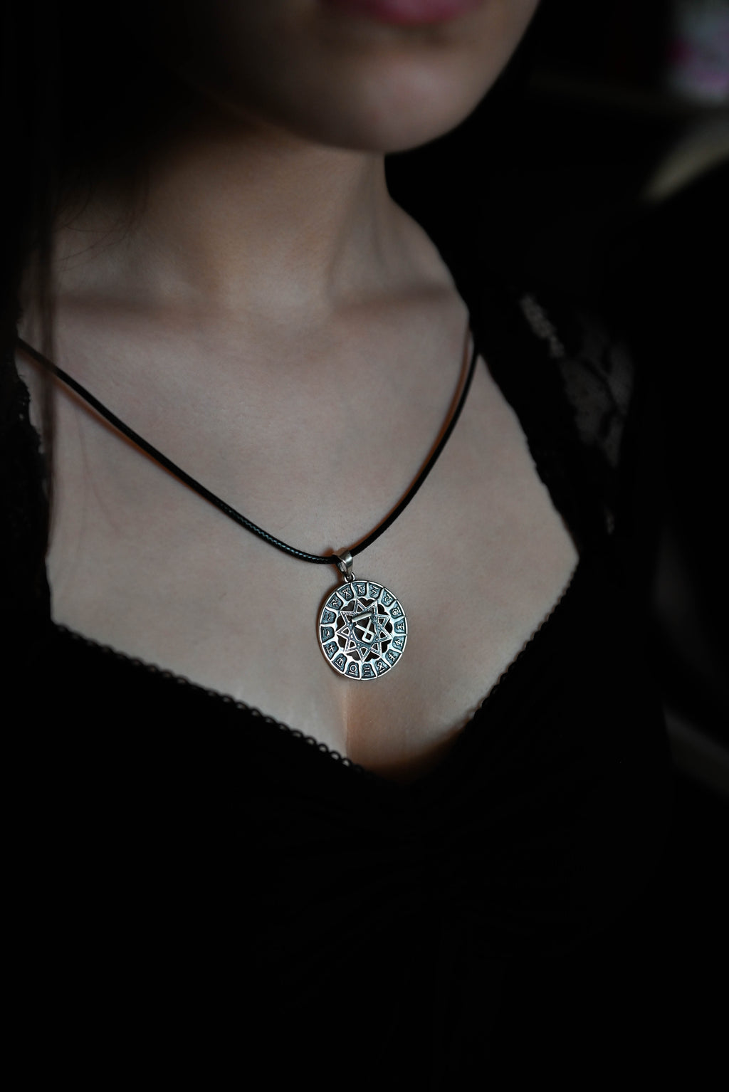 Slavic Chertog Volk (Wolf) Amulet, Sterling Silver 925 — Svarog Circle Zodiac Pendant