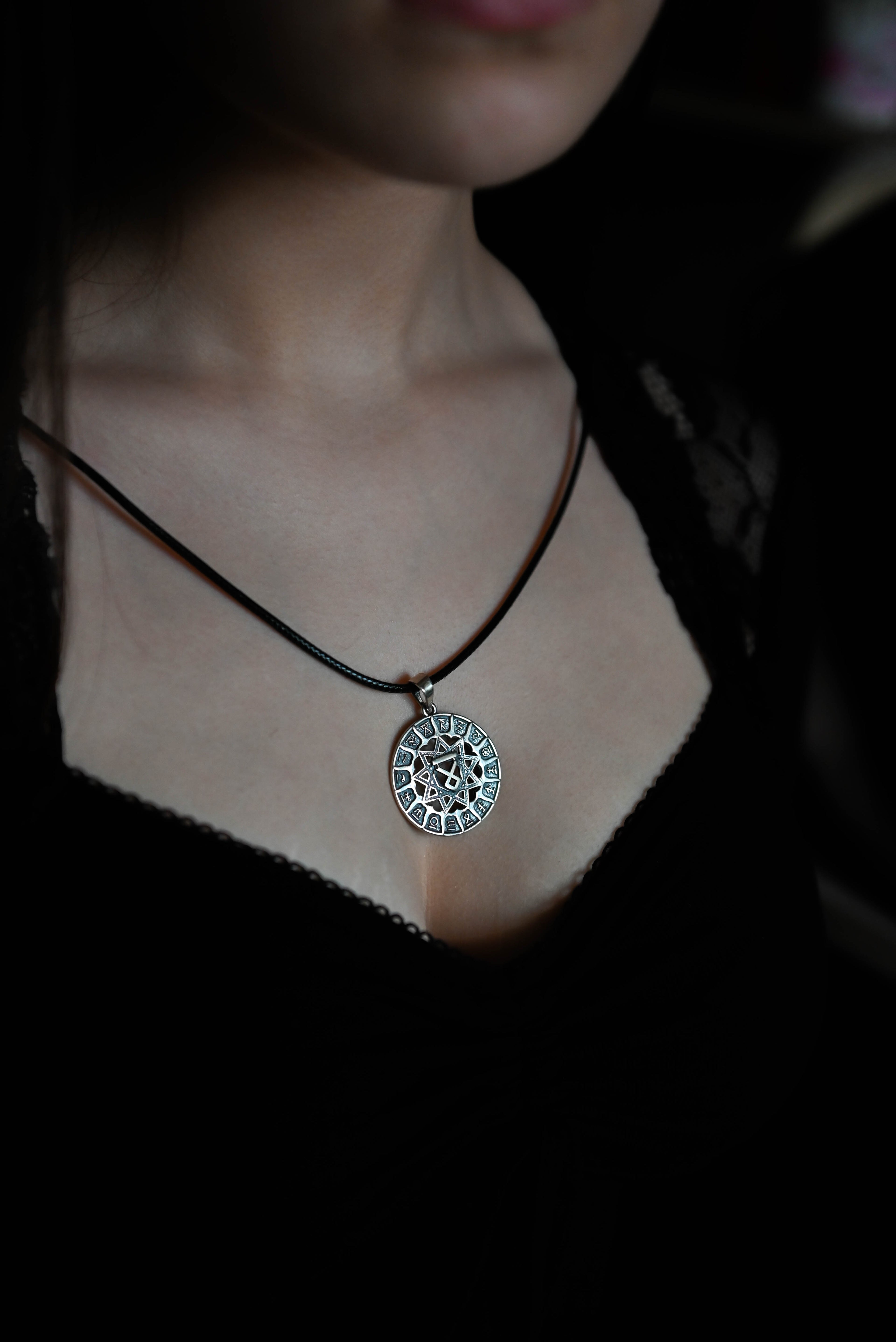 Slavic Chertog Volk (Wolf) Amulet, Sterling Silver 925 — Svarog Circle Zodiac Pendant