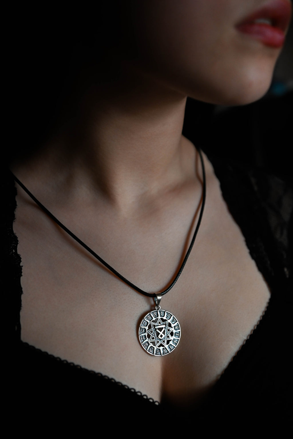 Slavic Chertog Volk (Wolf) Amulet, Sterling Silver 925 — Svarog Circle Zodiac Pendant