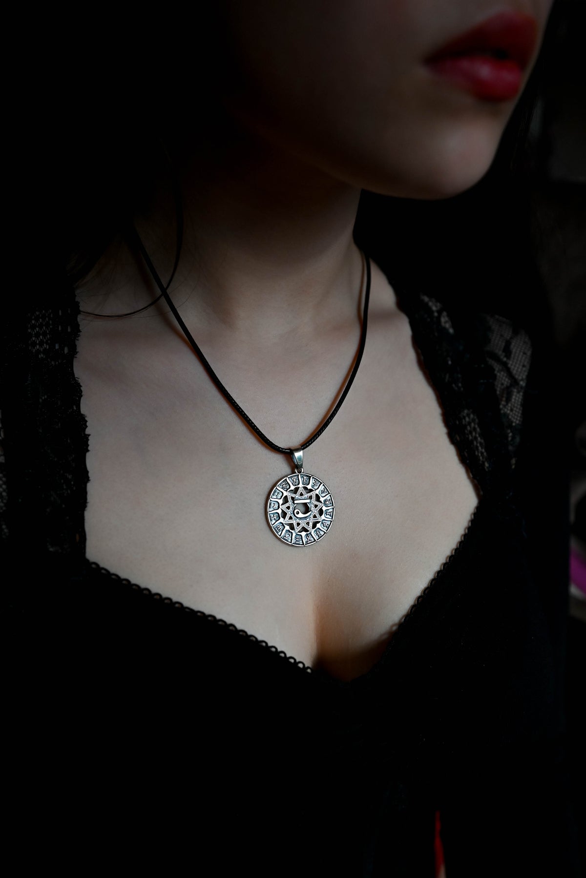 Slavic Chertog Lebed (Swan) Amulet, Sterling Silver 925 — Svarog Circle Zodiac Pendant