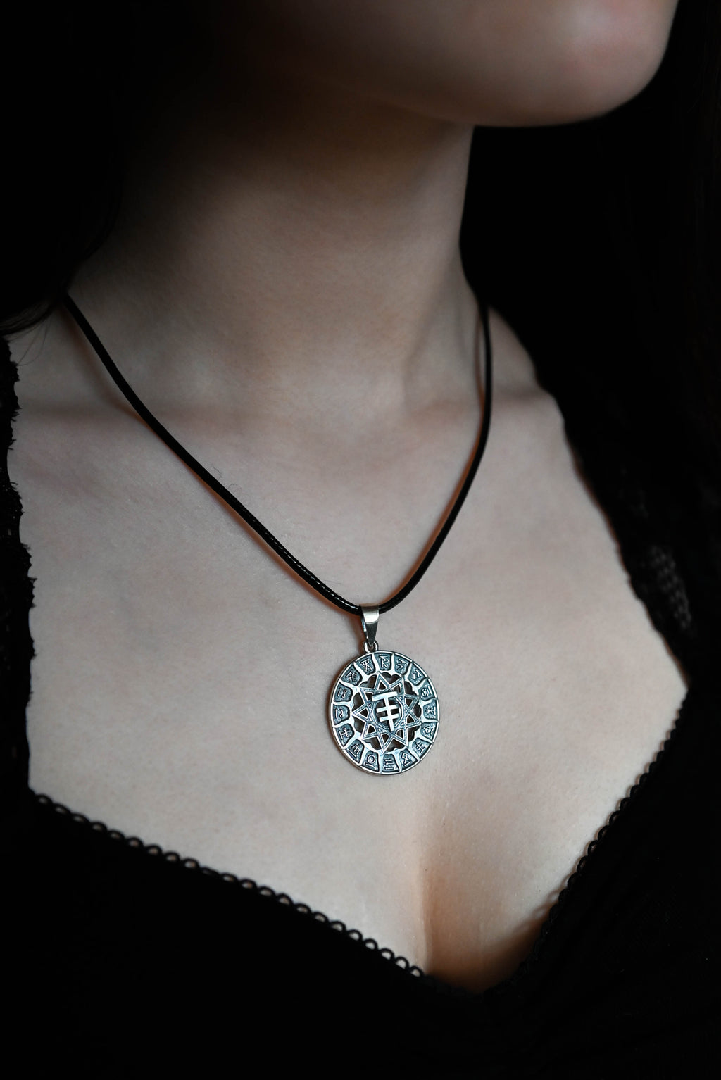 Slavic Chertog Lisa (Fox) Amulet, Sterling Silver 925 — Svarog Circle Zodiac Pendant