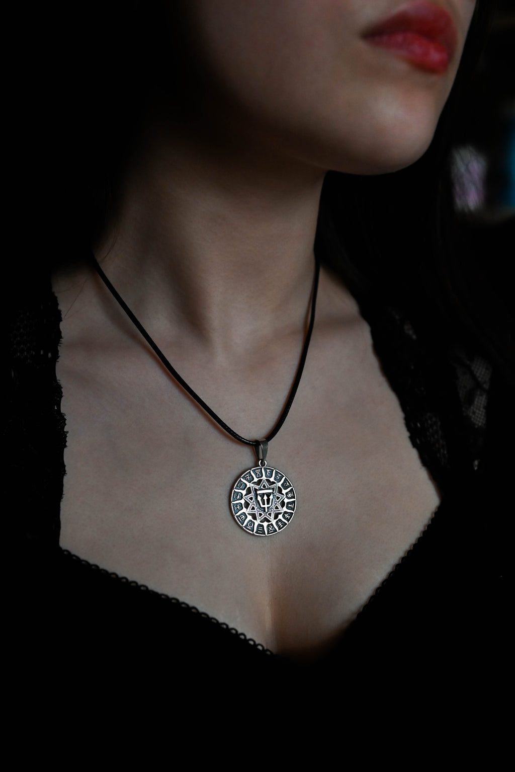 Slavic Chertog Voron (Raven) Amulet, Sterling Silver 925 — Svarog Circle Zodiac Pendant