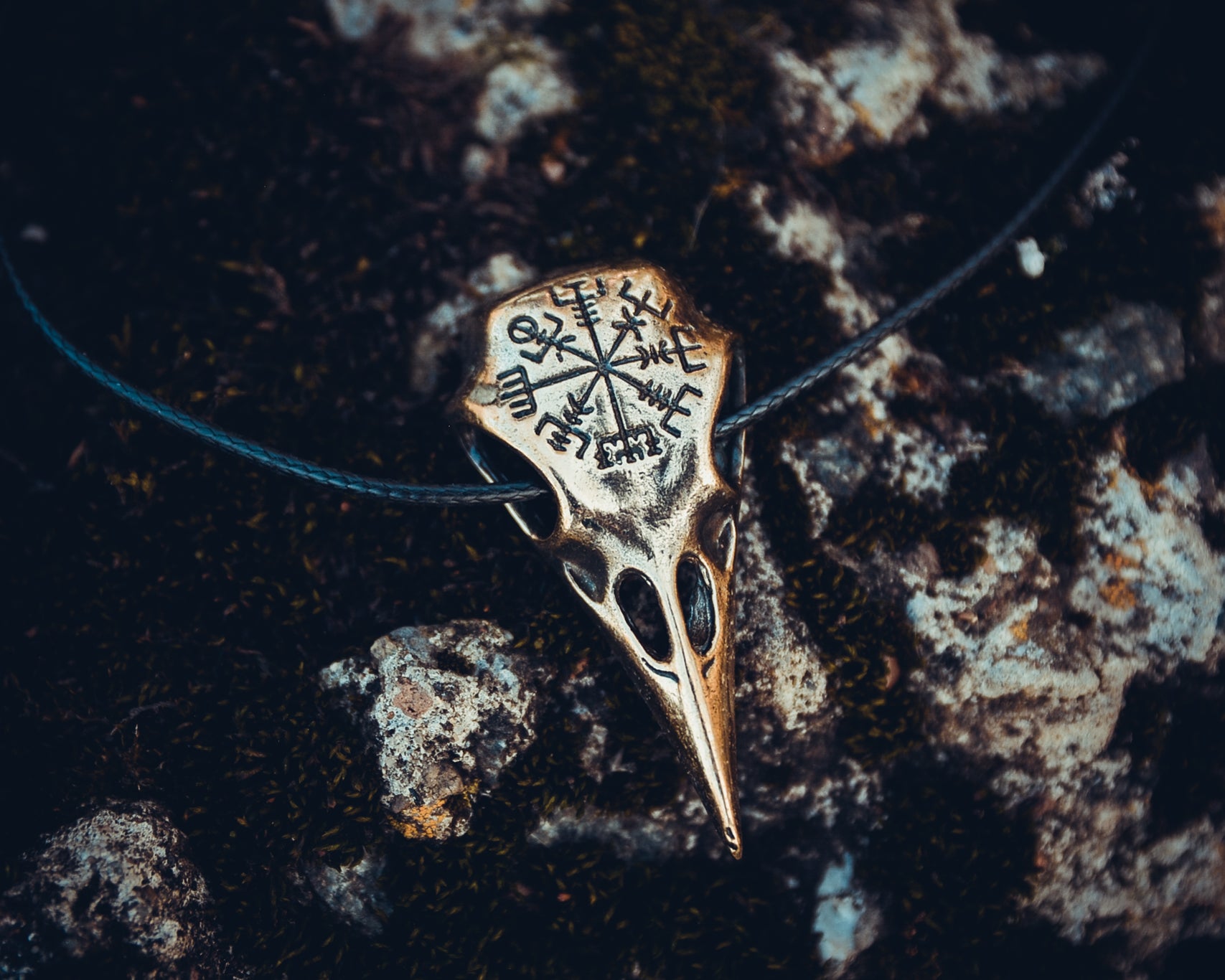 Raven Skull with Vegvisir Amulet, Natural Bronze — Viking & Norse Symbol Pendant