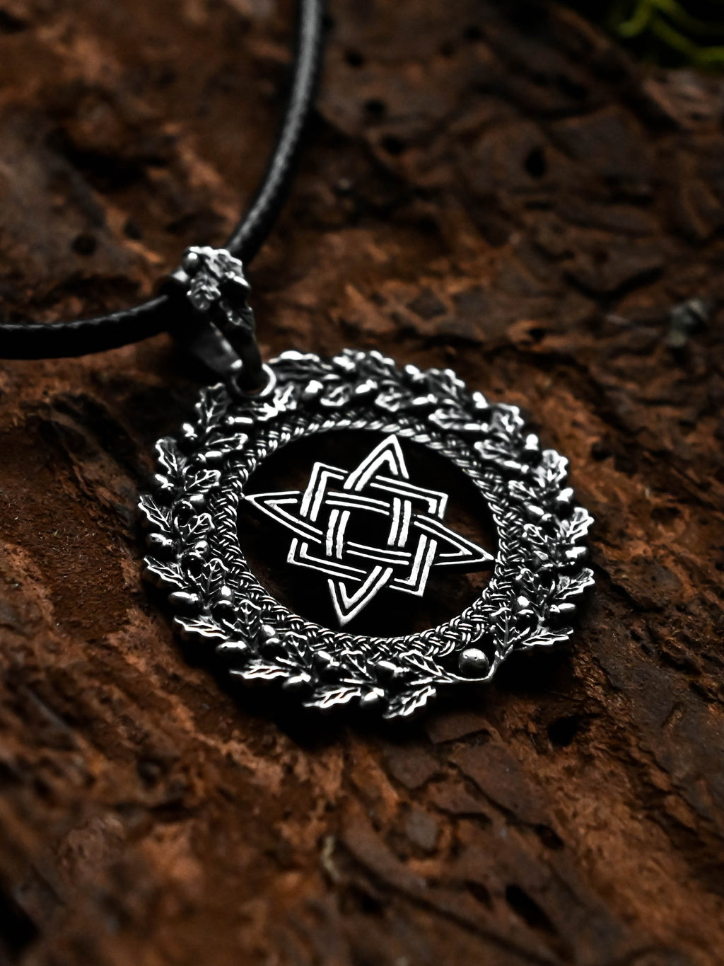 Star of Rus Amulet in Oak Wreath, Sterling Silver 925 — Slavic, Viking & Norse Symbol Pendant