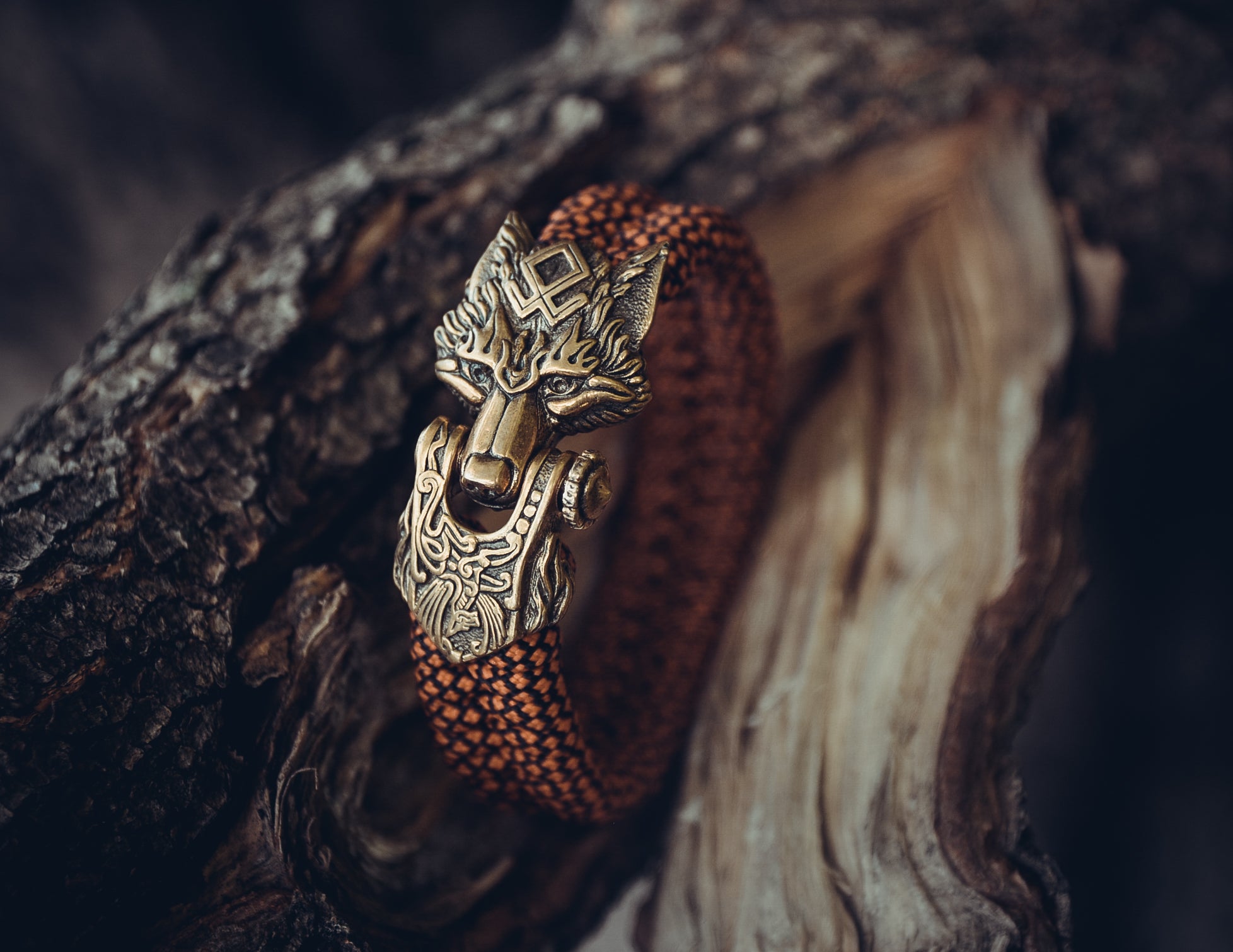 Wolf with Odal Rune Bracelet, Paracord and Bronze