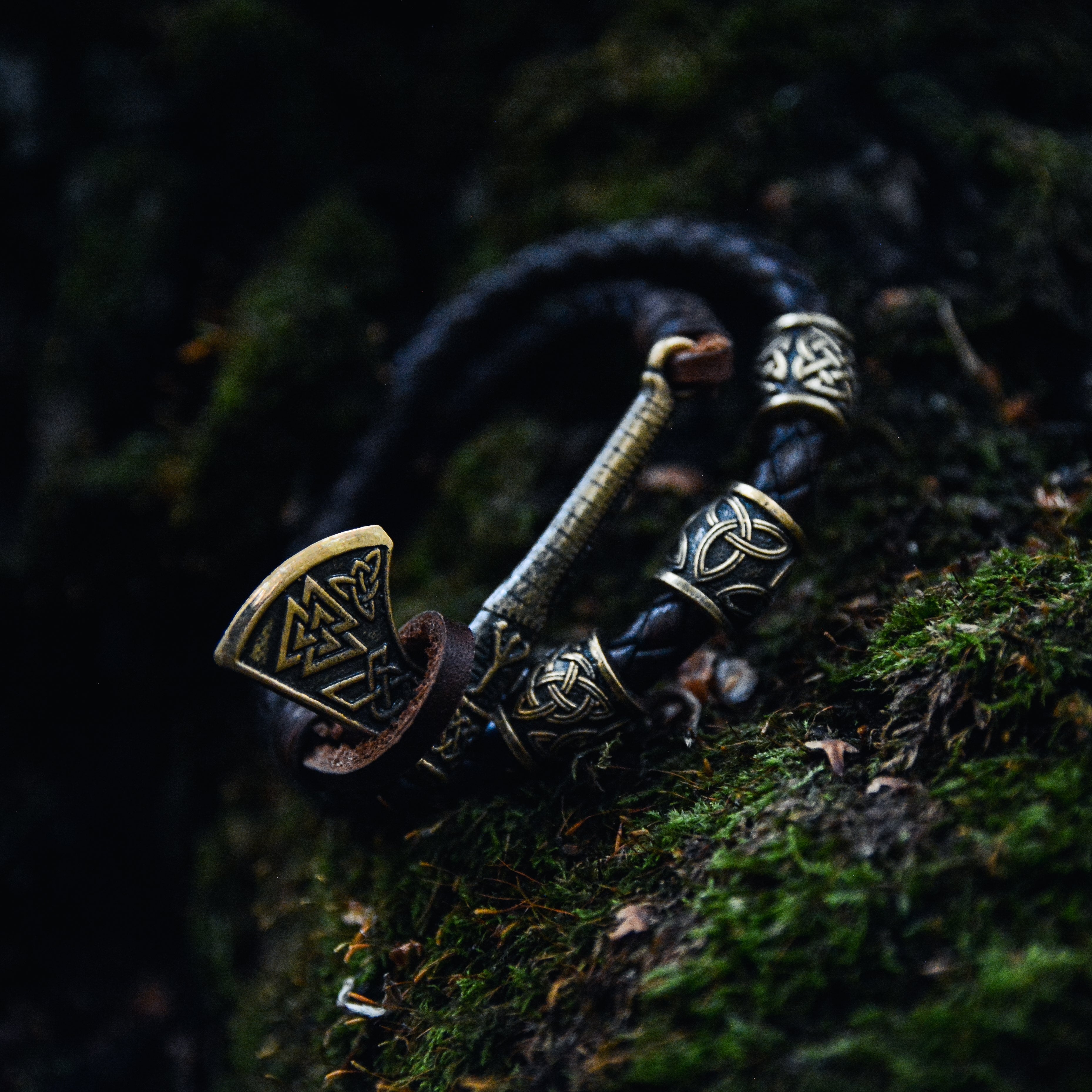 Axe with Valknut Symbol Bracelet, Natural Leather and Bronze