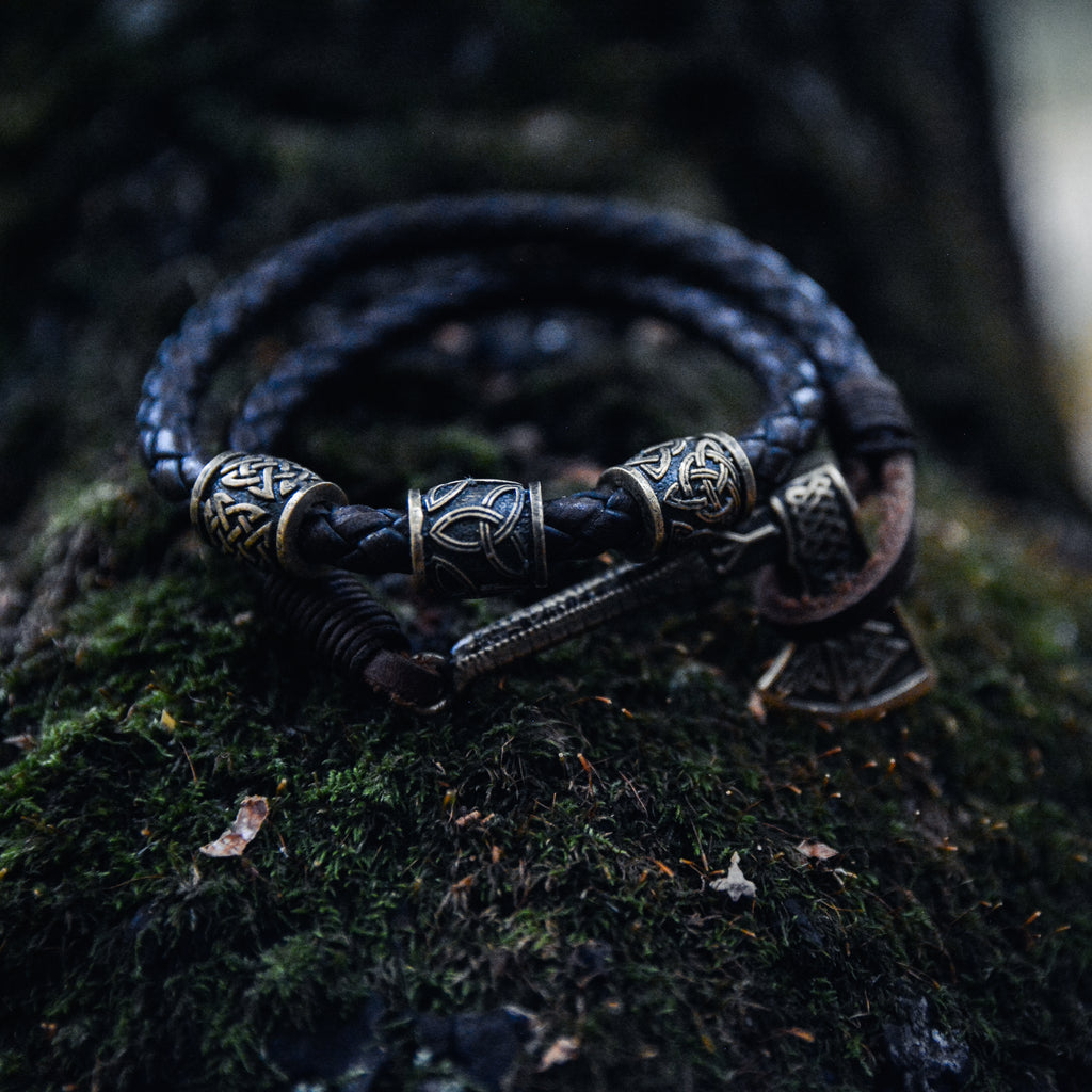 Axe with Valknut Symbol Bracelet, Natural Leather and Bronze