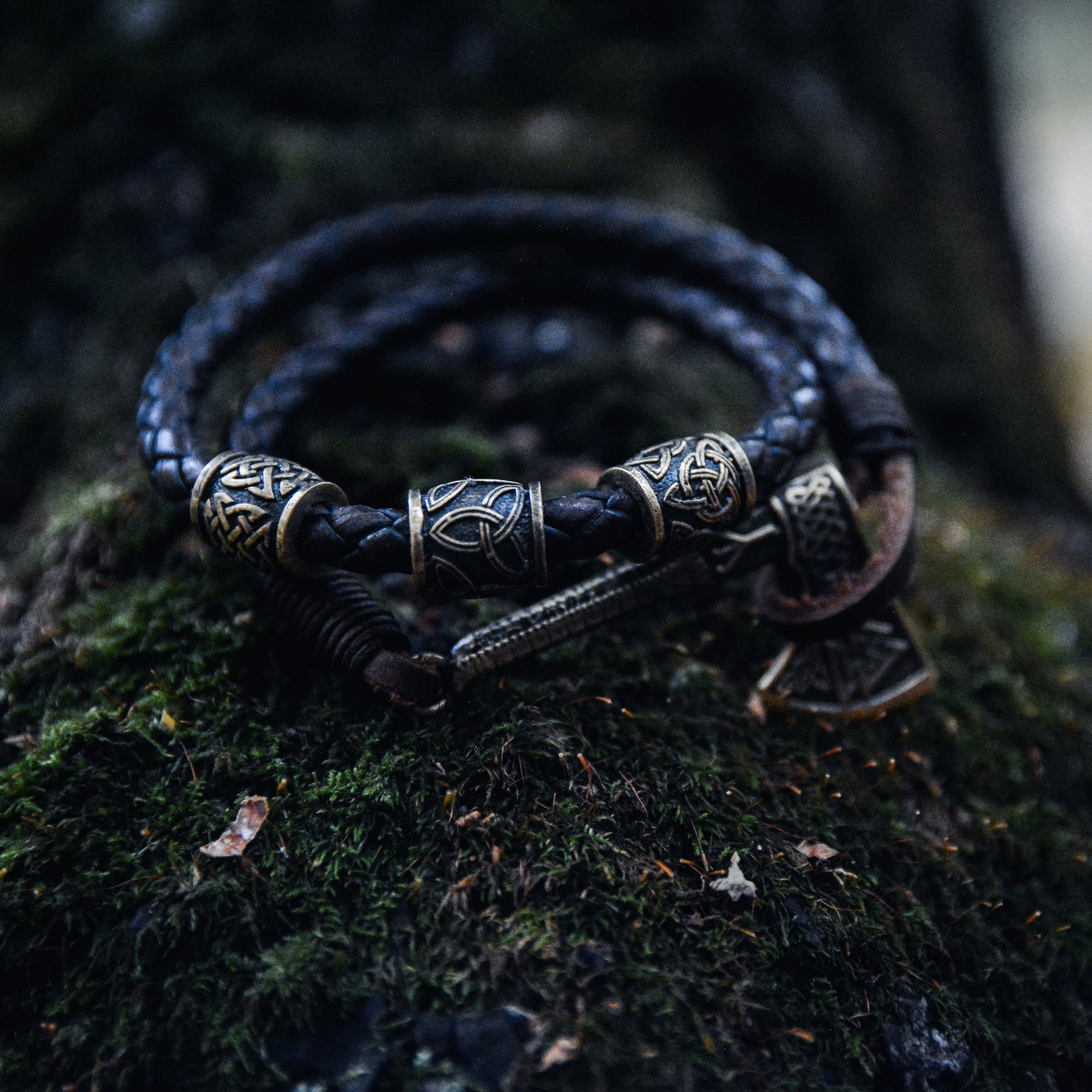 Axe with Valknut Symbol Bracelet, Natural Leather and Bronze