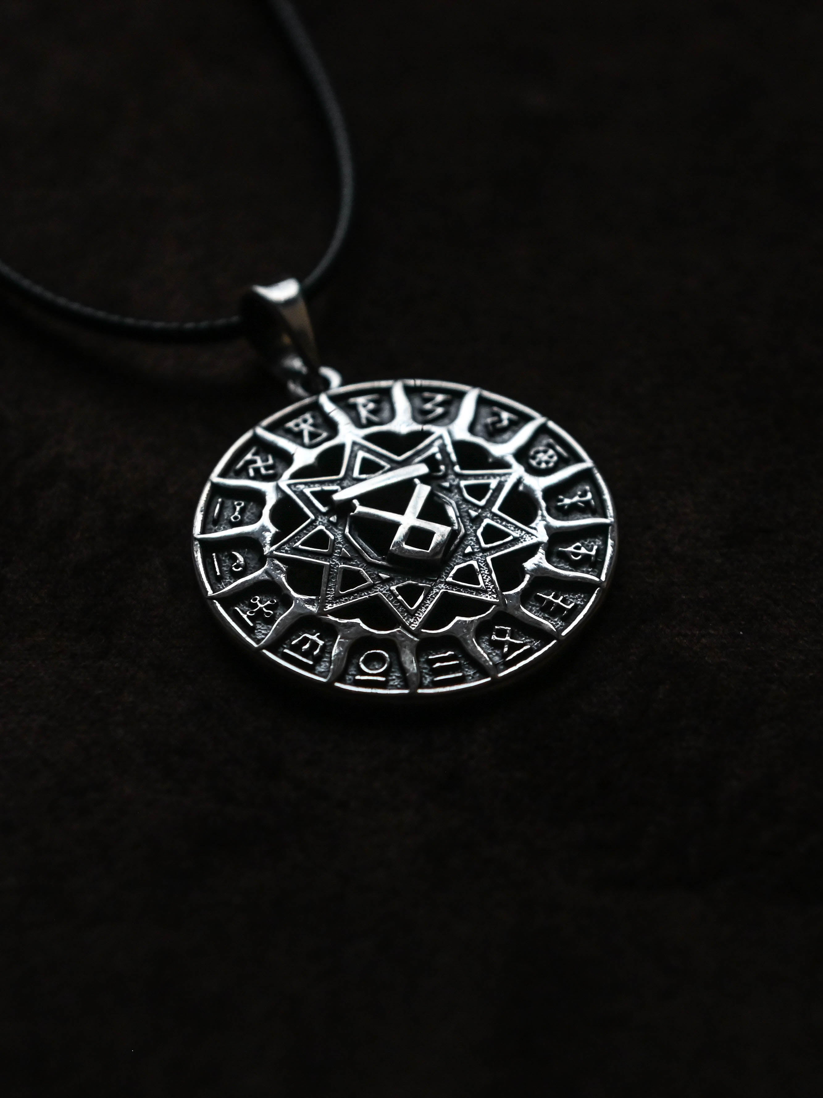 Slavic Chertog Volk (Wolf) Amulet, Sterling Silver 925 — Svarog Circle Zodiac Pendant