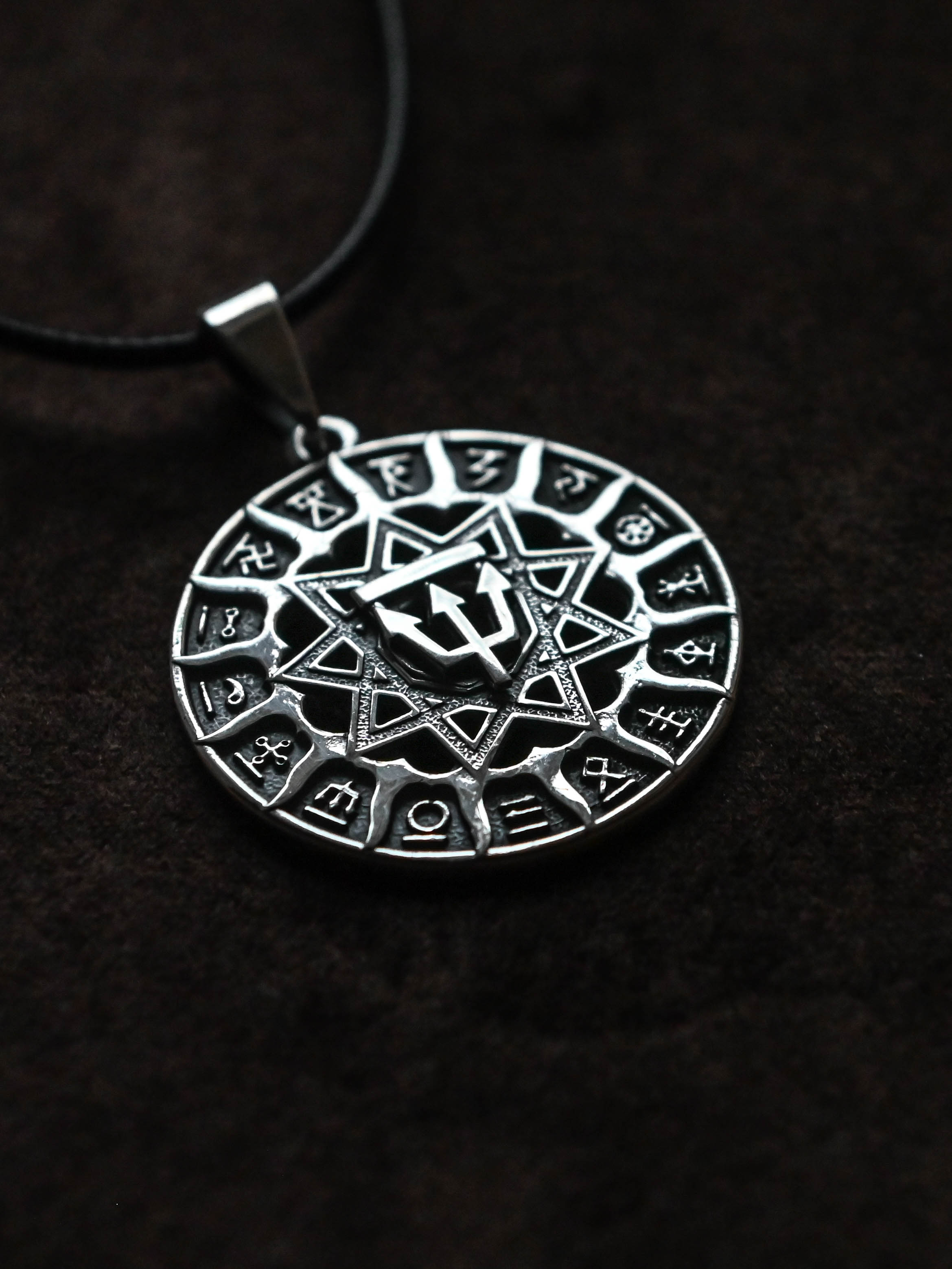 Slavic Chertog Voron (Raven) Amulet, Sterling Silver 925 — Svarog Circle Zodiac Pendant