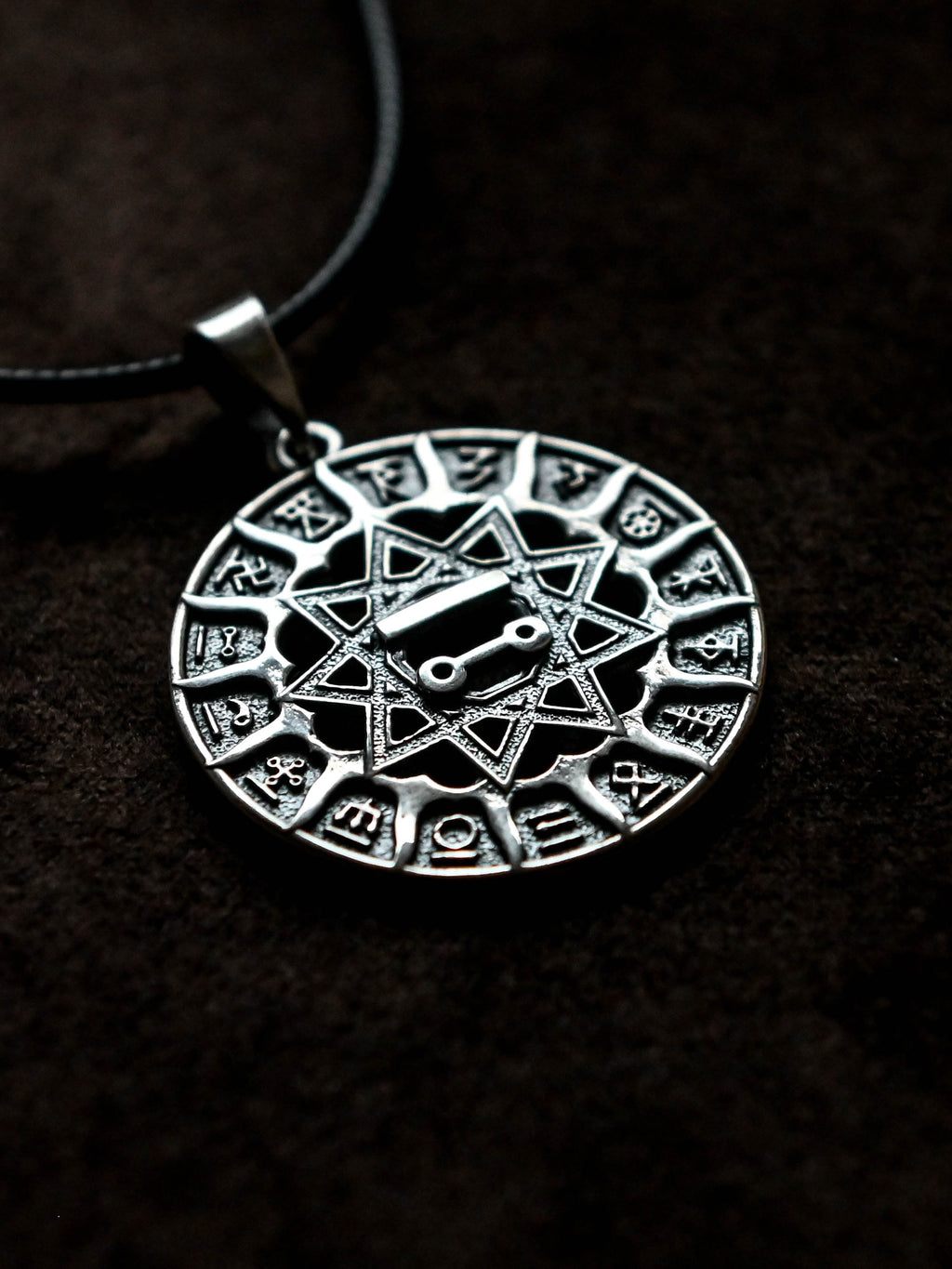 Slavic Chertog Shchuka (Pike) Amulet, Sterling Silver 925 — Svarog Circle Zodiac Pendant