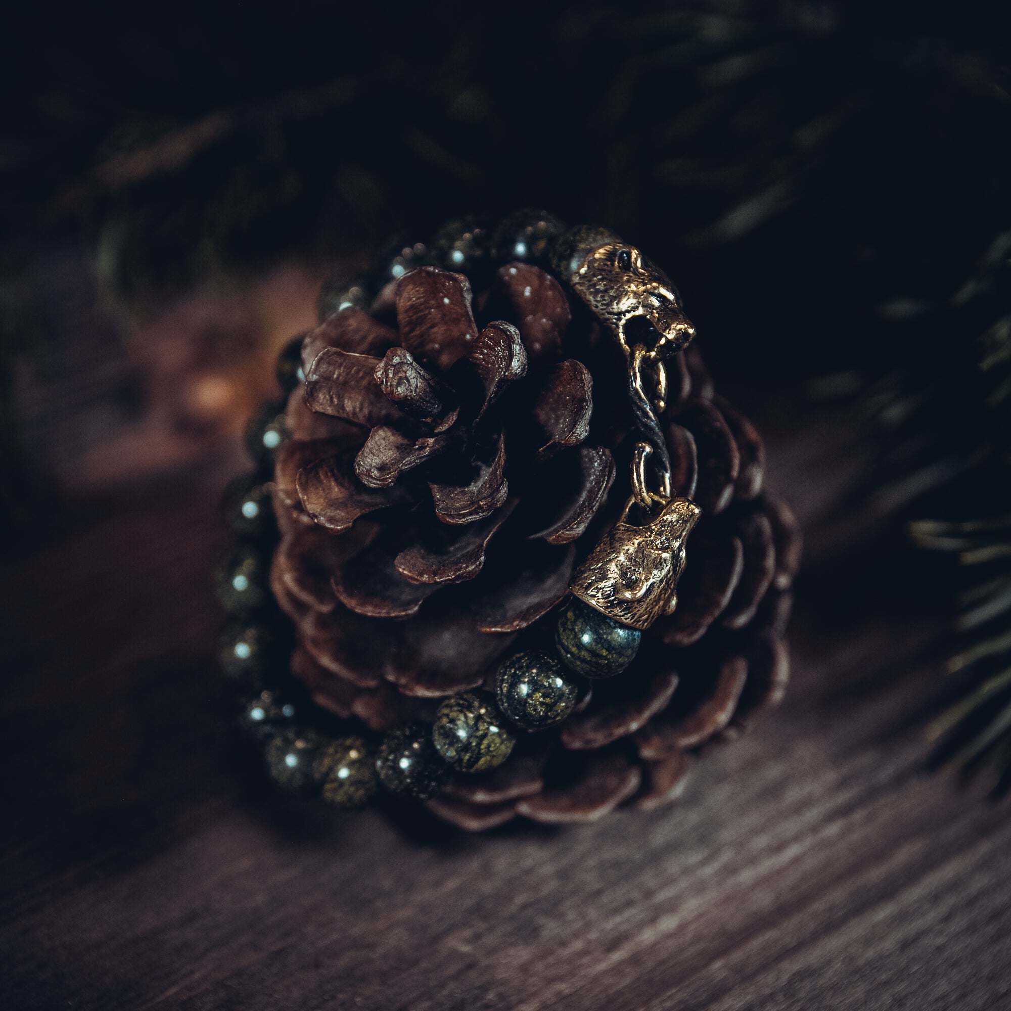 Serpentine Bracelet with Bears Clasp